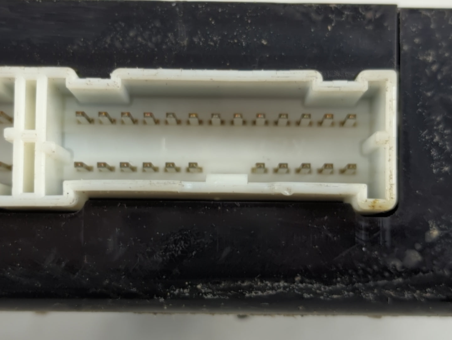 2011-2011 Hyundai Sonata Chassis Control Module Ccm Bcm Body Control - Oemusedautoparts1.com