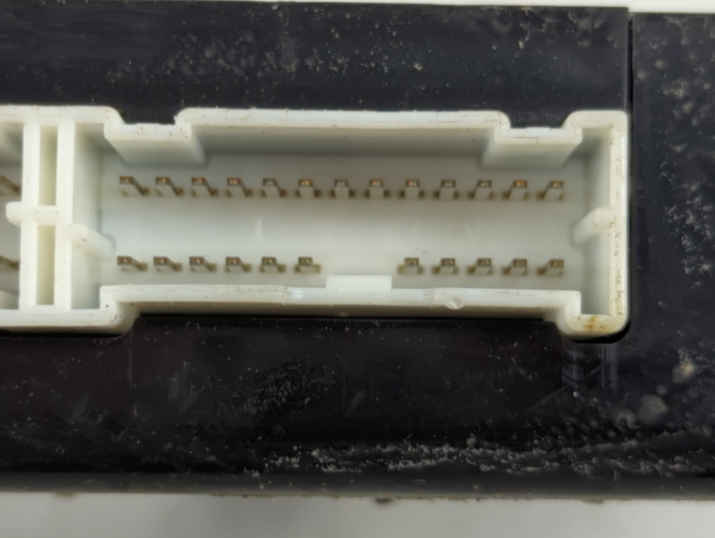 2011-2011 Hyundai Sonata Chassis Control Module Ccm Bcm Body Control - Oemusedautoparts1.com