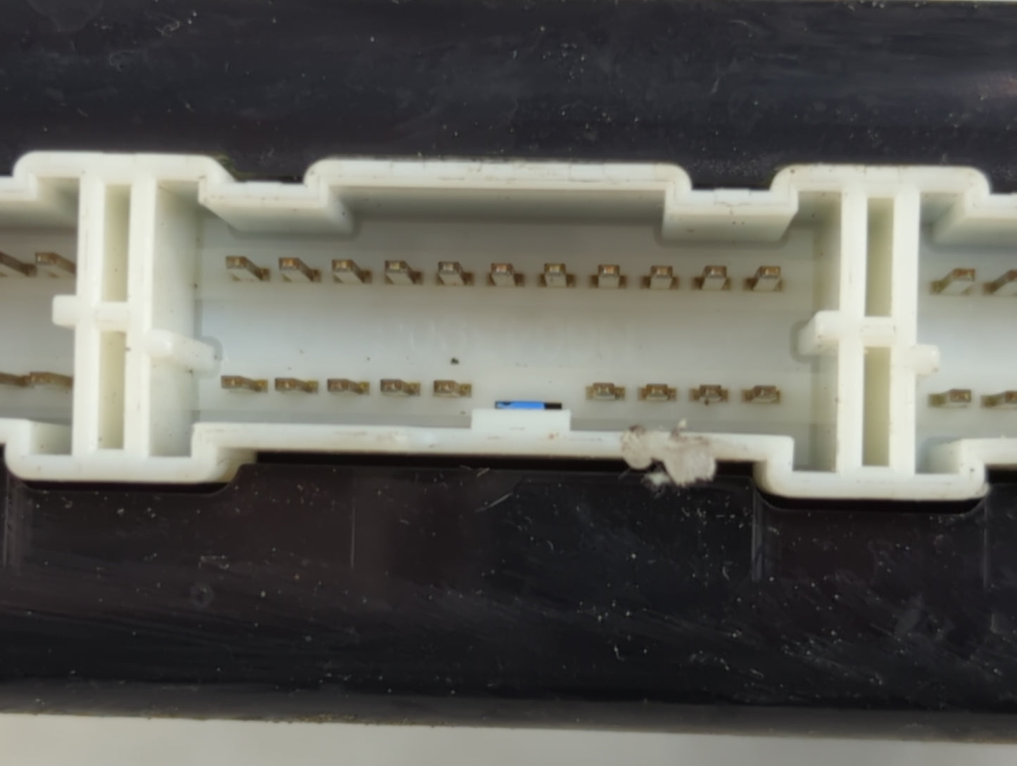 2011-2011 Hyundai Sonata Chassis Control Module Ccm Bcm Body Control - Oemusedautoparts1.com