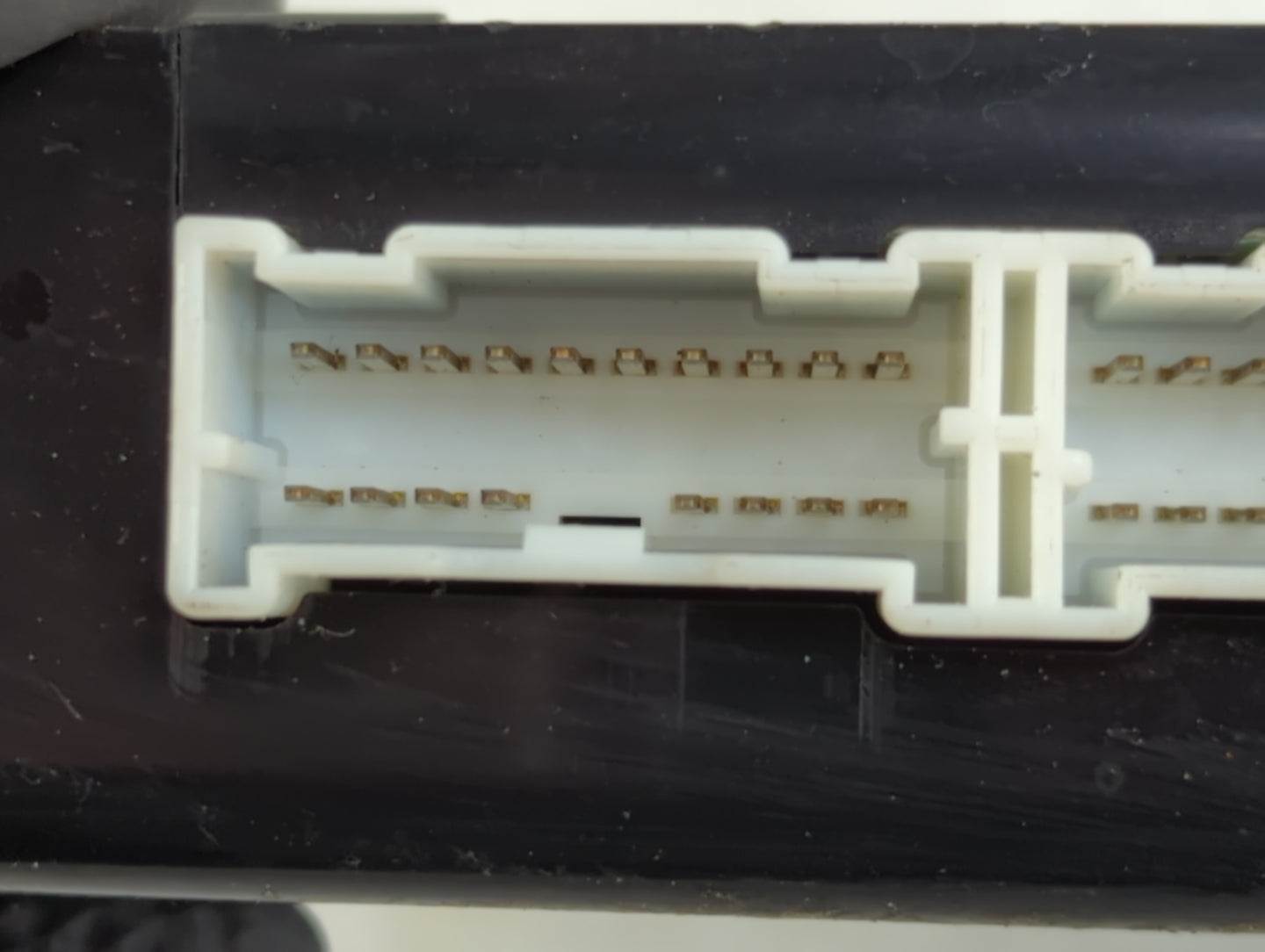 2011-2011 Hyundai Sonata Chassis Control Module Ccm Bcm Body Control - Oemusedautoparts1.com