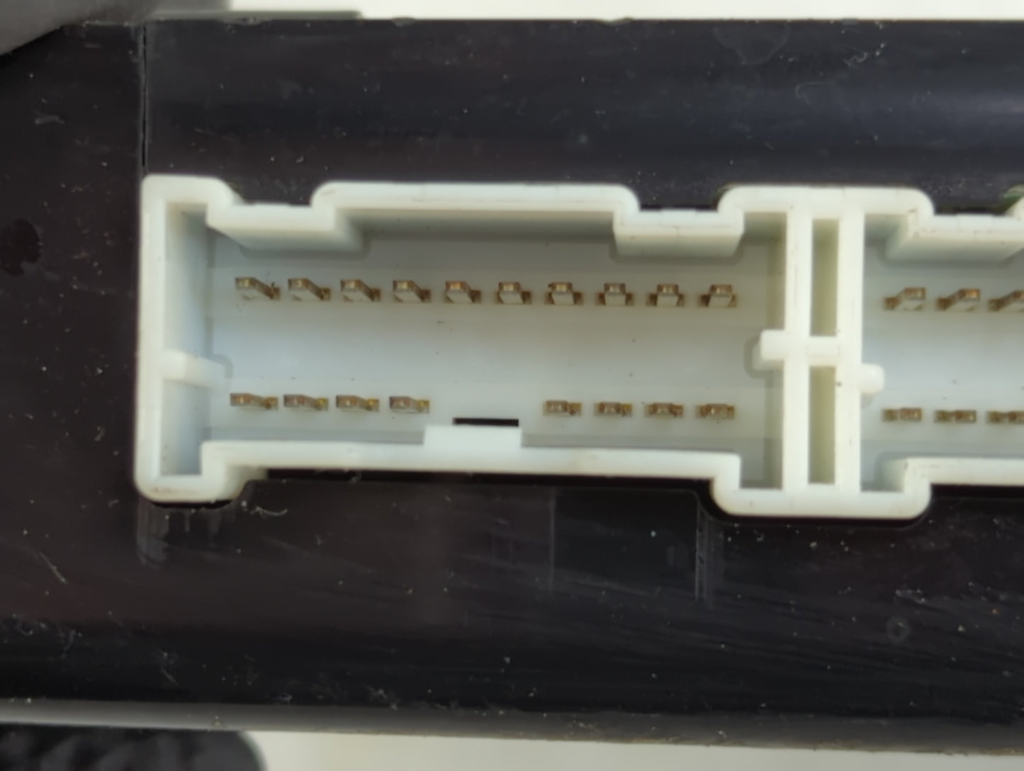 2011-2011 Hyundai Sonata Chassis Control Module Ccm Bcm Body Control - Oemusedautoparts1.com