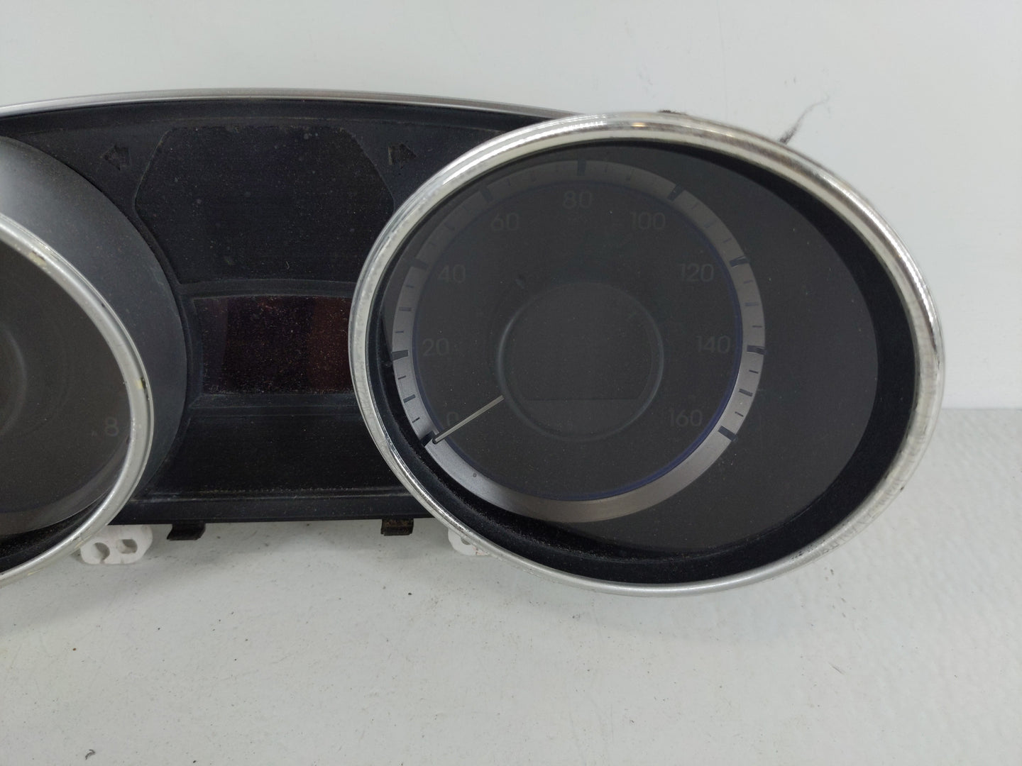 2011-2012 Hyundai Sonata Instrument Cluster Speedometer Gauges P/N:94001-3Q013 Fits Fits 2011 2012 OEM Used Auto Parts - Oem