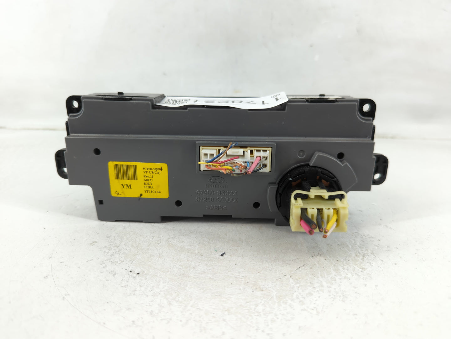 2011 Hyundai Sonata Climate Control Module Temperature AC/Heater Replacement P/N:97250-3Q000 Fits OEM Used Auto Parts - Oemu