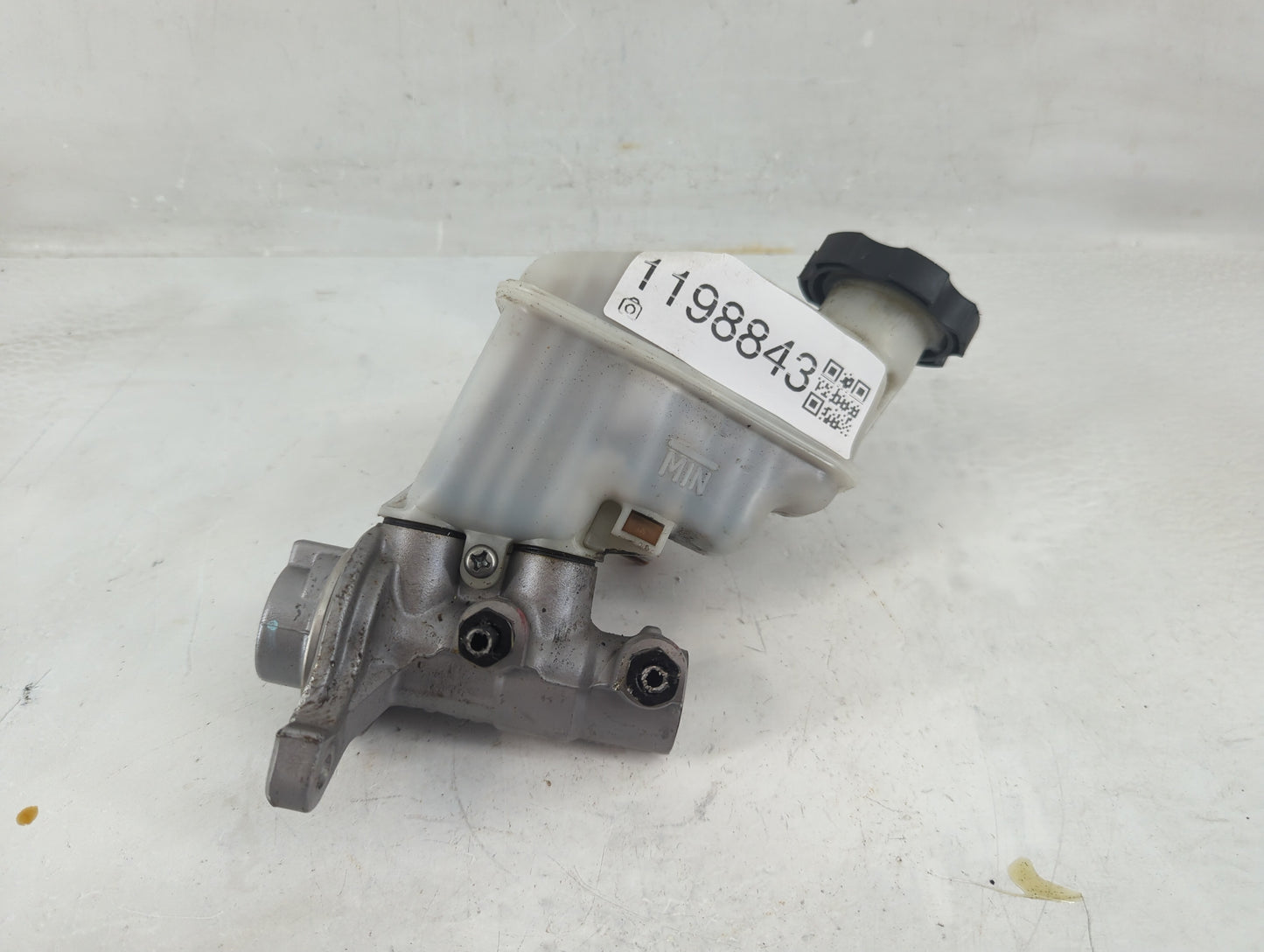 2011-2014 Hyundai Sonata Brake Master Cylinder - Oemusedautoparts1.com