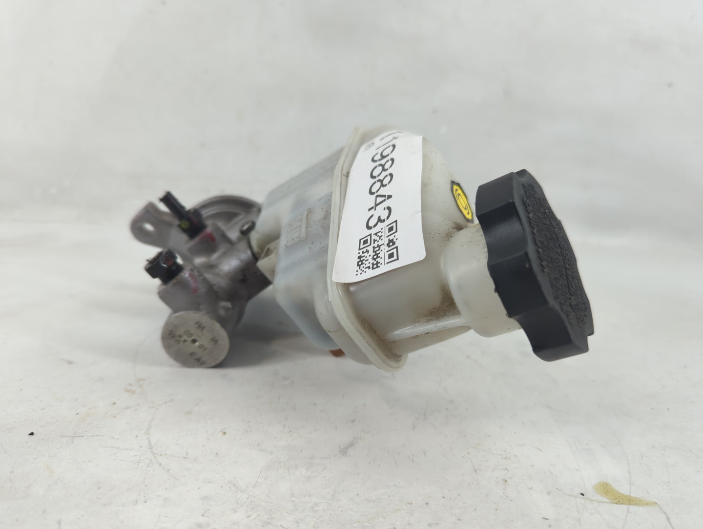 2011-2014 Hyundai Sonata Brake Master Cylinder - Oemusedautoparts1.com
