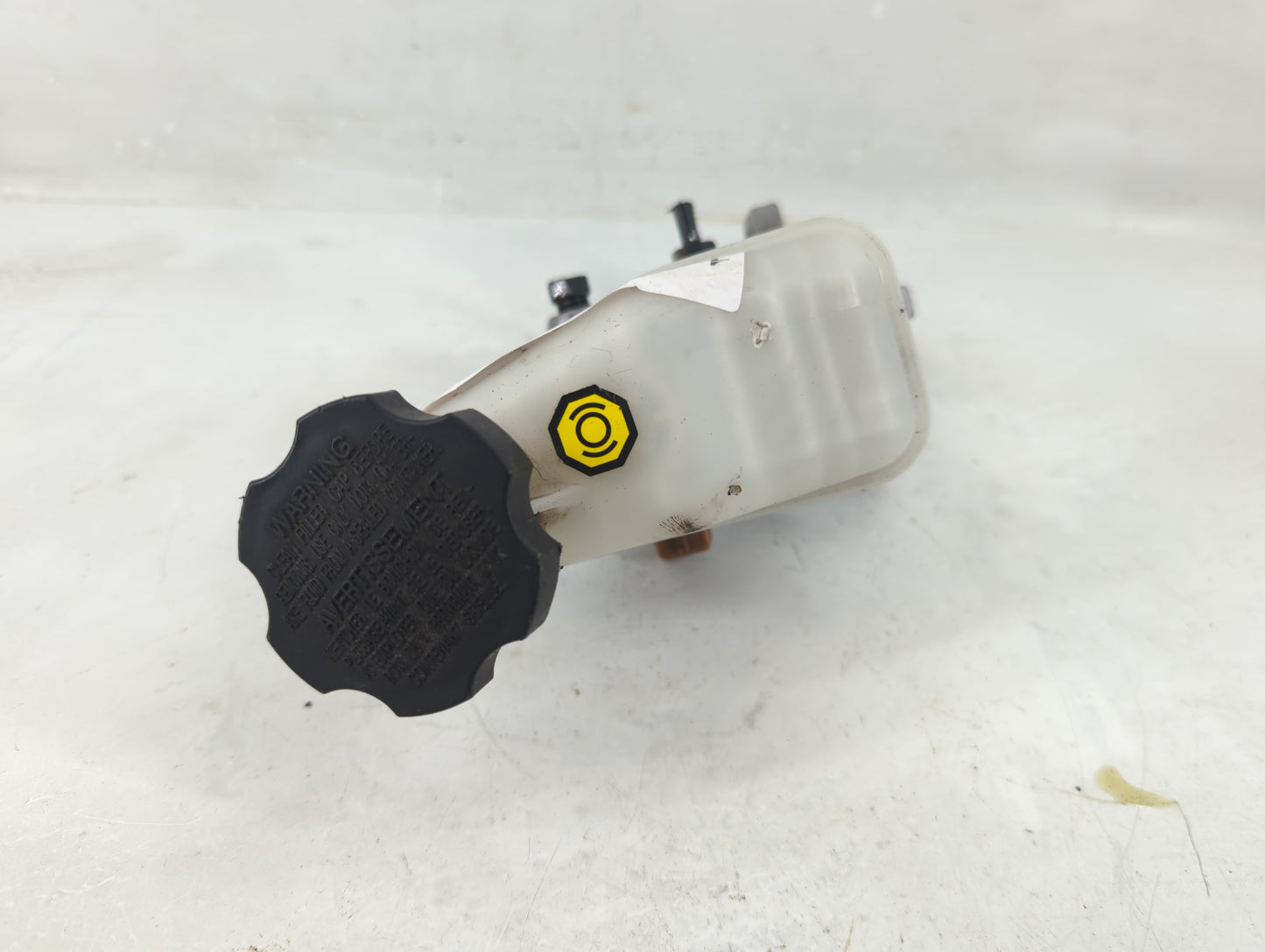 2011-2014 Hyundai Sonata Brake Master Cylinder - Oemusedautoparts1.com