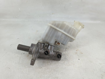 2011-2014 Hyundai Sonata Brake Master Cylinder - Oemusedautoparts1.com