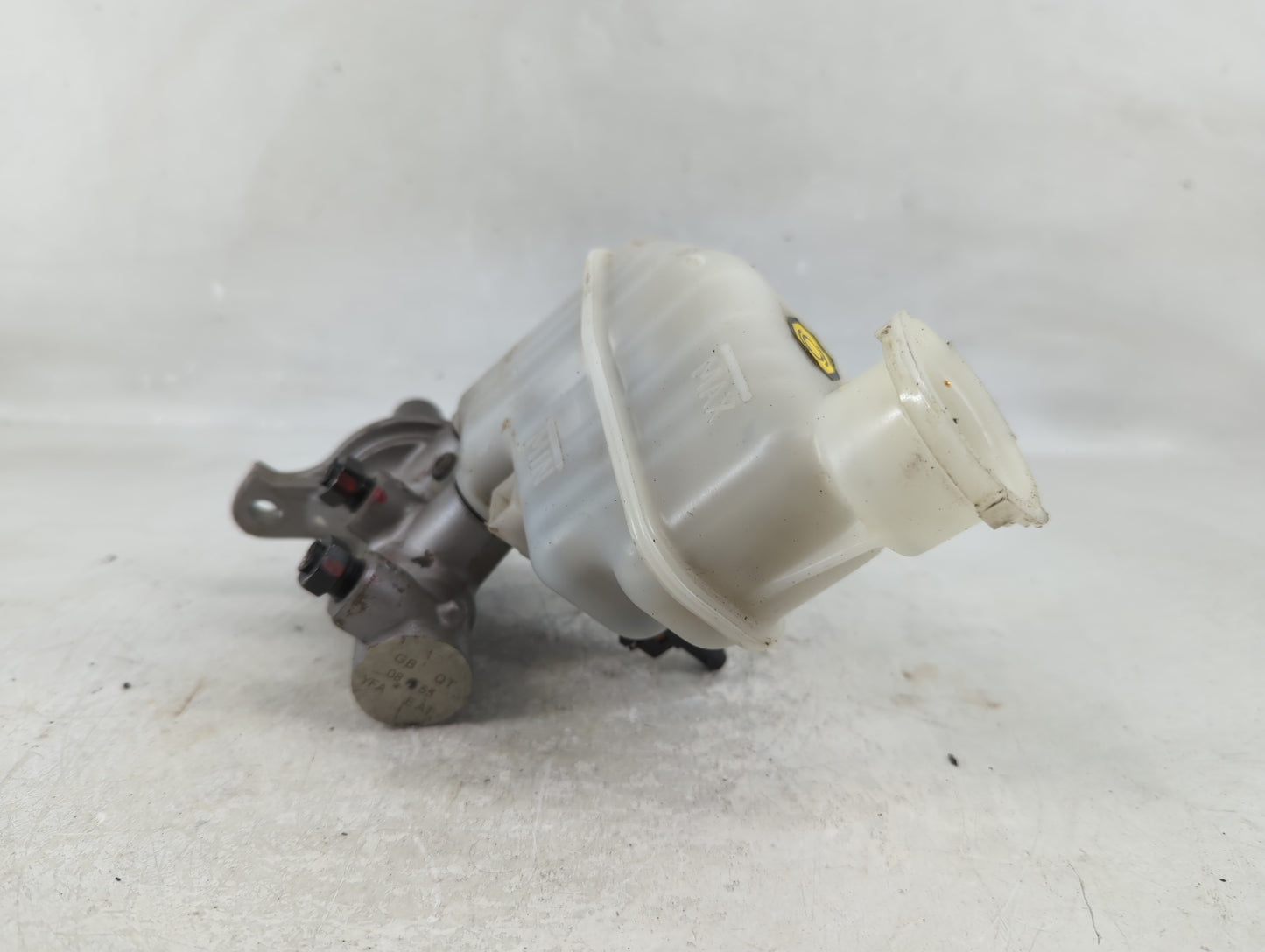2011-2014 Hyundai Sonata Brake Master Cylinder - Oemusedautoparts1.com