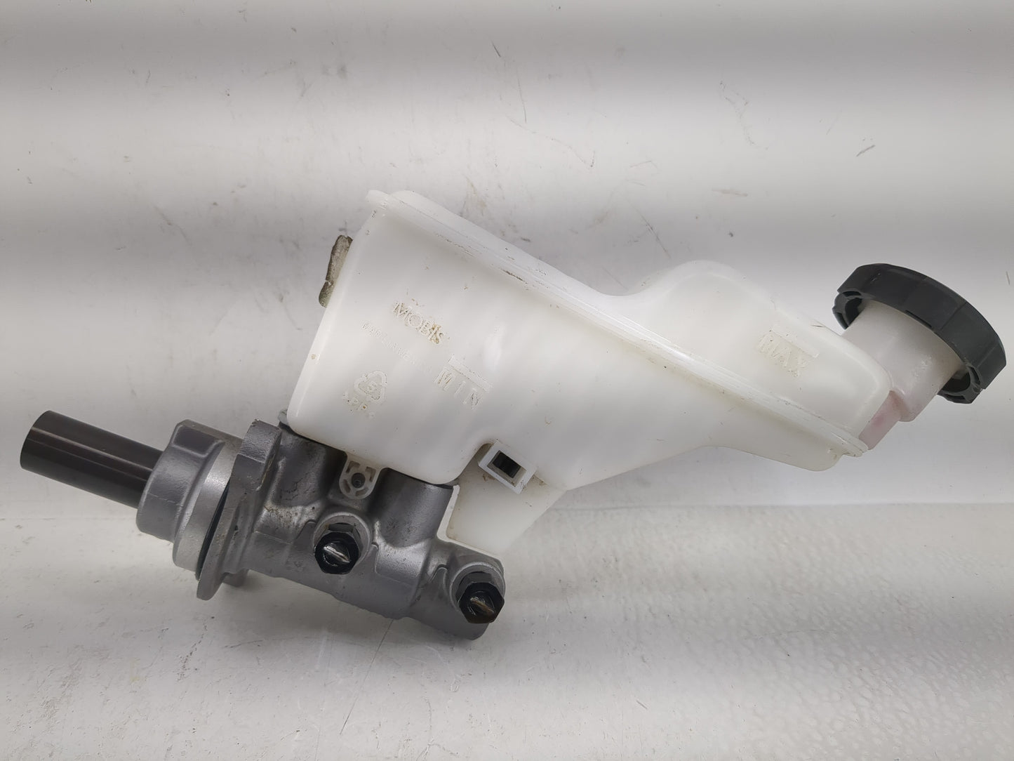 2011-2014 Hyundai Sonata Brake Master Cylinder - Oemusedautoparts1.com