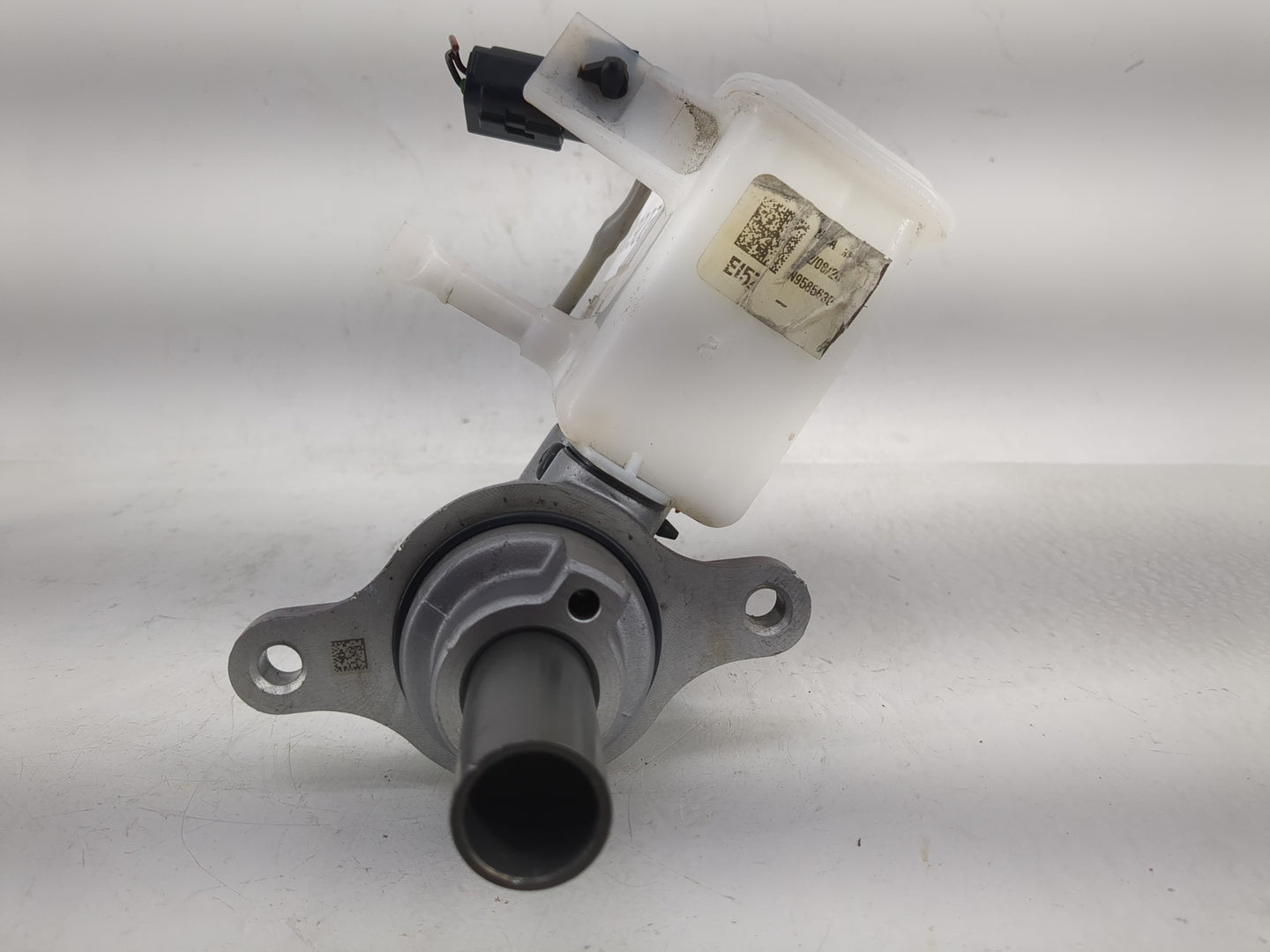2011-2014 Hyundai Sonata Brake Master Cylinder - Oemusedautoparts1.com