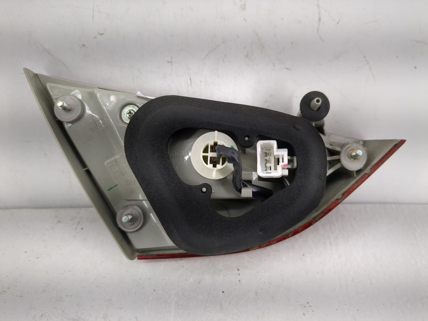 2011-2014 Hyundai Sonata Tail Light Assembly Passenger Right OEM P/N:92404-3Q Fits Fits 2011 2012 2013 2014 OEM Used Auto Pa