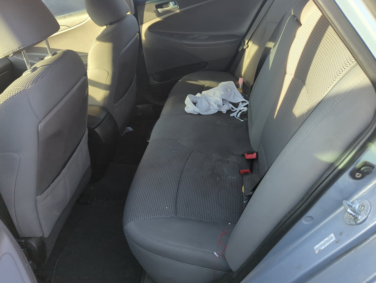 2011 Hyundai Sonata Rear Seat Oem 1225143 - Oemusedautoparts1.com