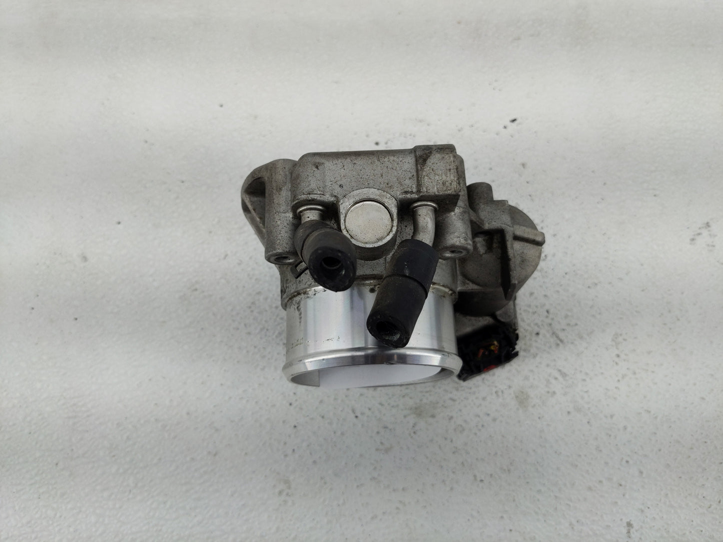 2011-2014 Hyundai Sonata Throttle Body P/N:35100-2G710 Fits Fits 2011 2012 2013 2014 2015 2016 OEM Used Auto Parts - Oemused