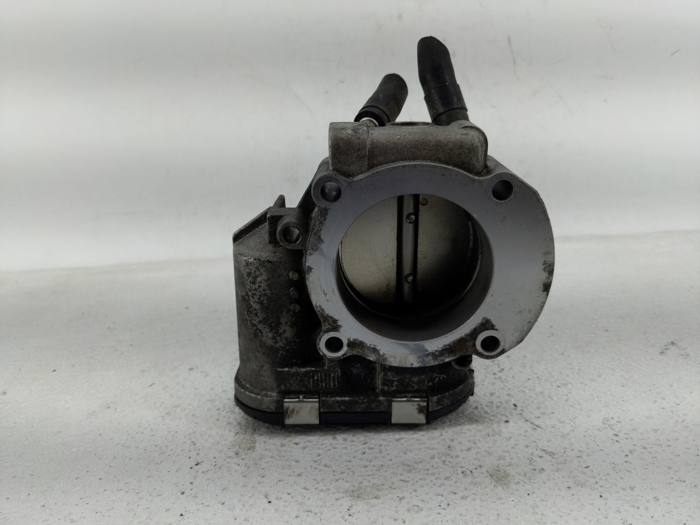 2011-2014 Hyundai Sonata Throttle Body P/N:35100-2G710 Fits Fits 2011 2012 2013 2014 2015 2016 OEM Used Auto Parts - Oemused