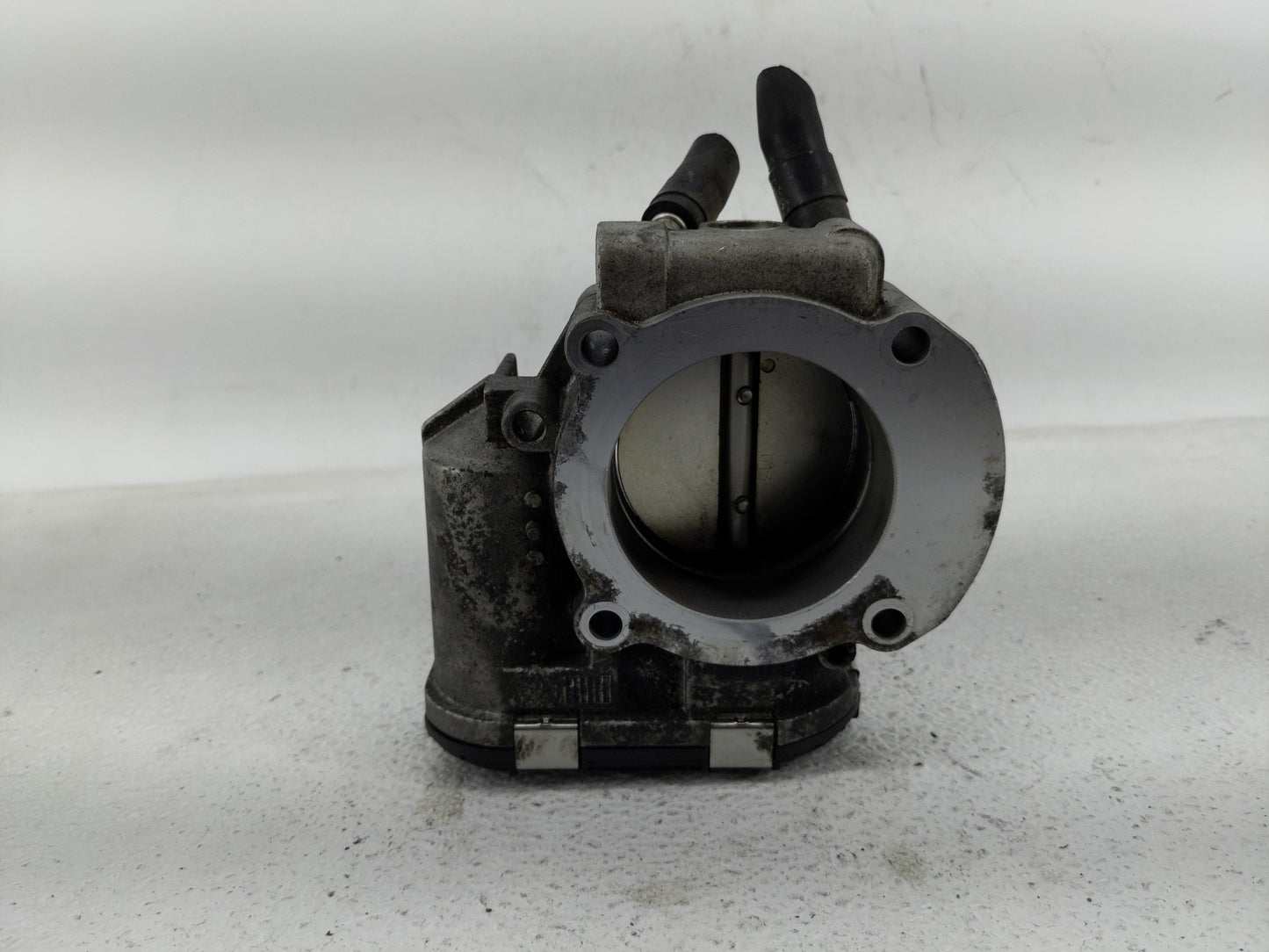 2011-2014 Hyundai Sonata Throttle Body P/N:35100-2G710 Fits Fits 2011 2012 2013 2014 2015 2016 OEM Used Auto Parts - Oemused