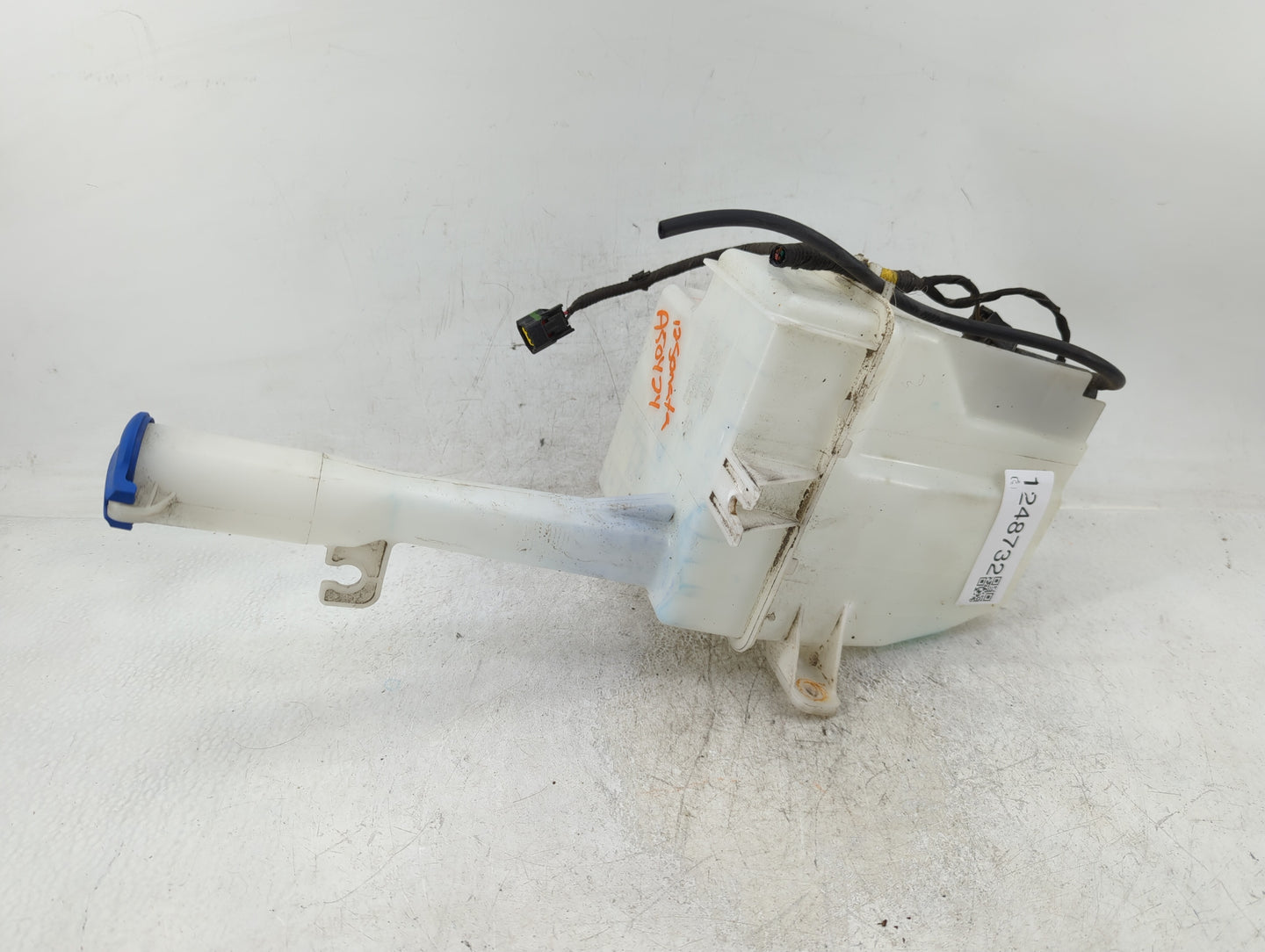 2011-2015 Hyundai Sonata Windshield Washer Fluid Reservoir Bottle Oem - Oemusedautoparts1.com