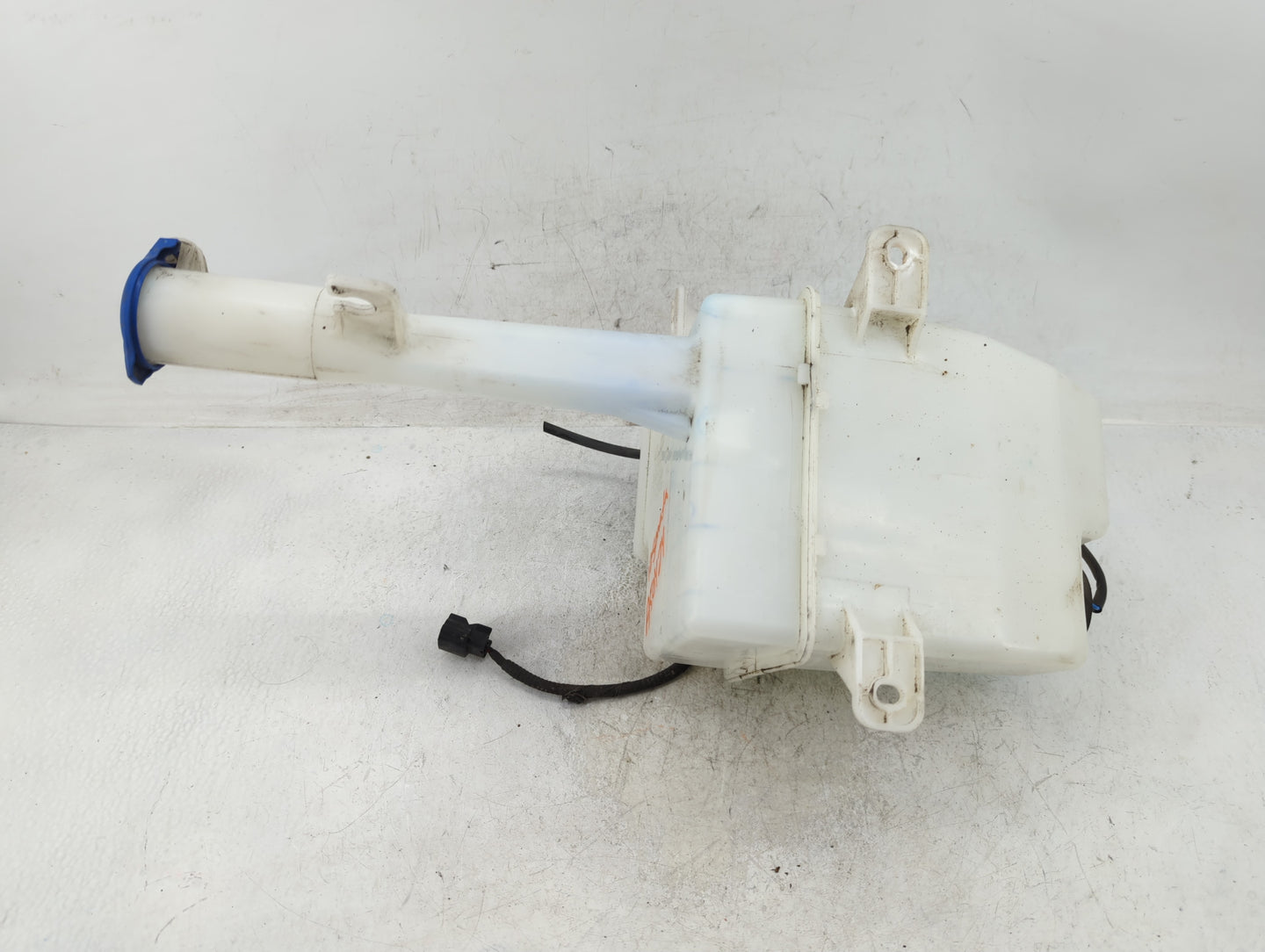 2011-2015 Hyundai Sonata Windshield Washer Fluid Reservoir Bottle Oem - Oemusedautoparts1.com