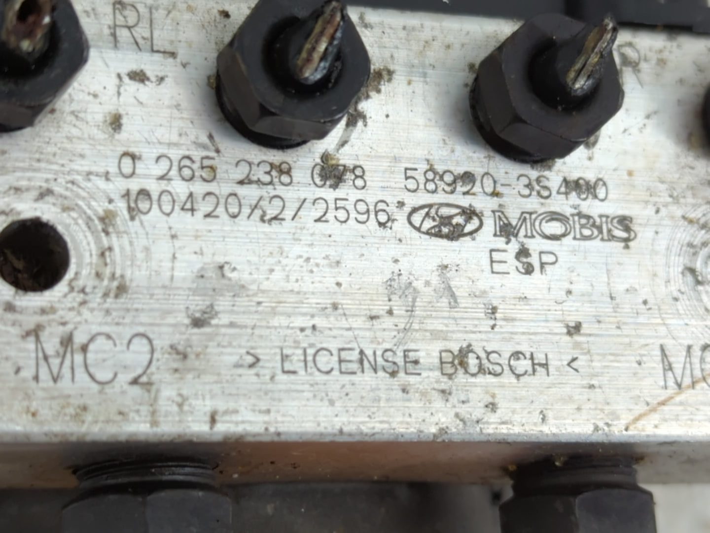 2011-2013 Hyundai Sonata ABS Pump Control Module Replacement P/N:58920-3S400 0 265 238 078 Fits Fits 2011 2012 2013 OEM Used