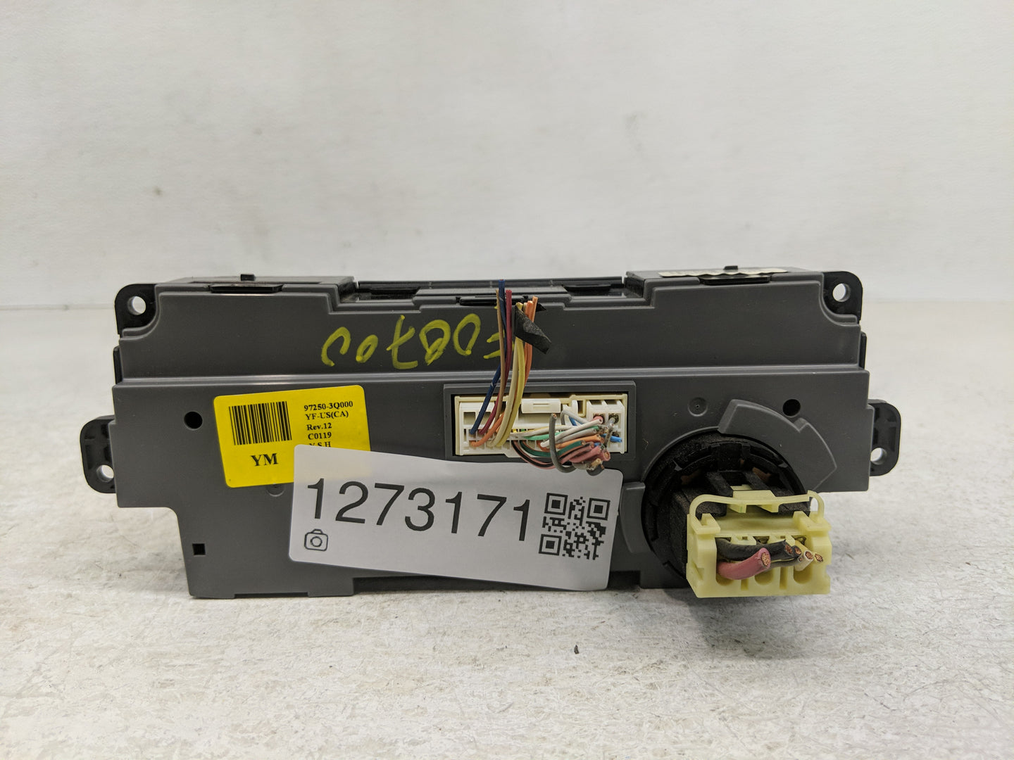 2011 Hyundai Sonata Climate Control Module Temperature AC/Heater Replacement P/N:97250-3Q000 Fits OEM Used Auto Parts - Oemu