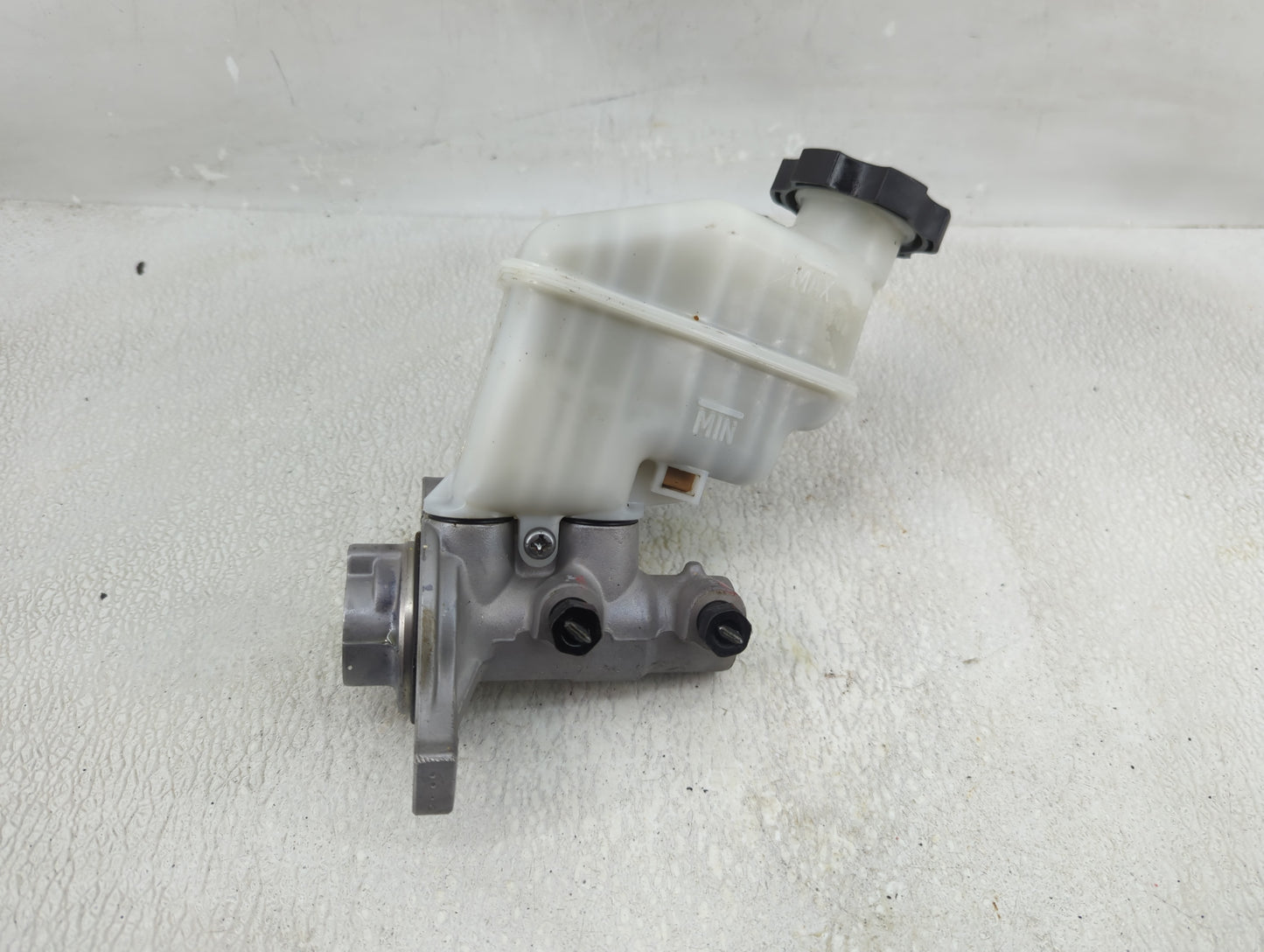 2011-2014 Hyundai Sonata Brake Master Cylinder - Oemusedautoparts1.com