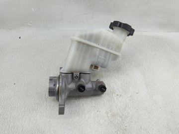 2011-2014 Hyundai Sonata Brake Master Cylinder - Oemusedautoparts1.com