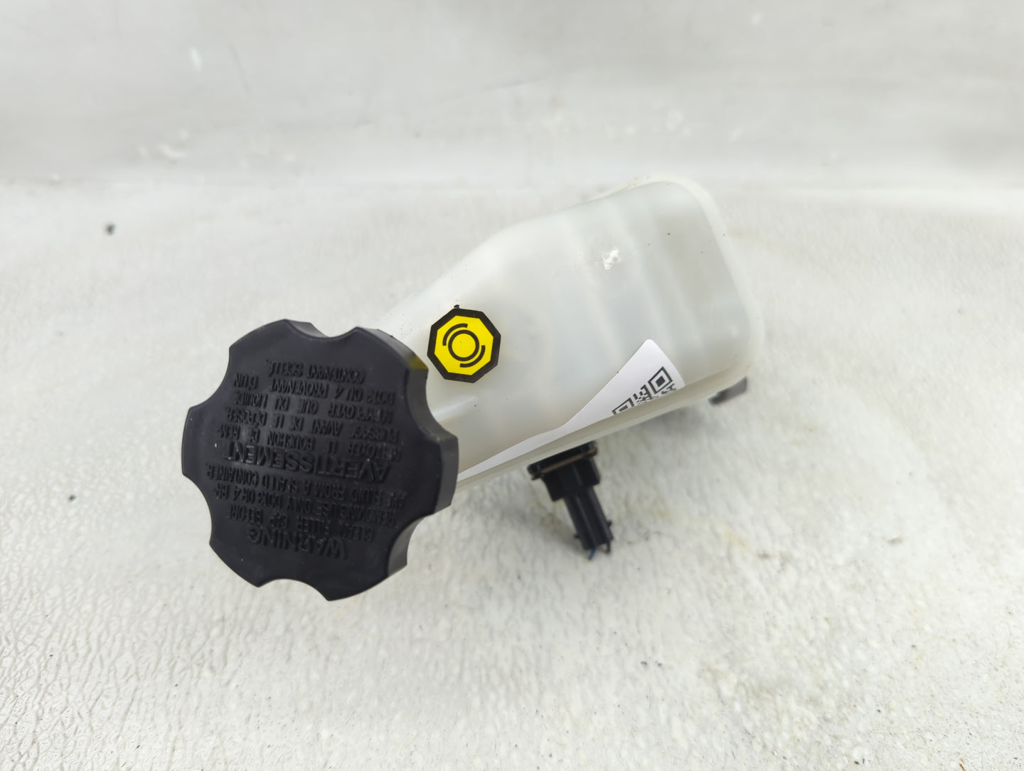 2011-2014 Hyundai Sonata Brake Master Cylinder - Oemusedautoparts1.com