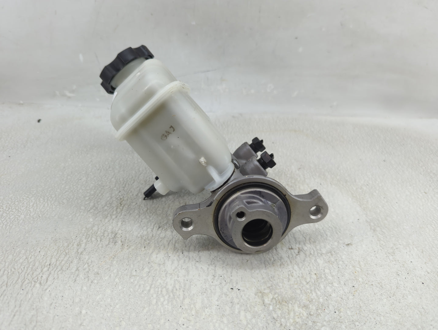 2011-2014 Hyundai Sonata Brake Master Cylinder - Oemusedautoparts1.com