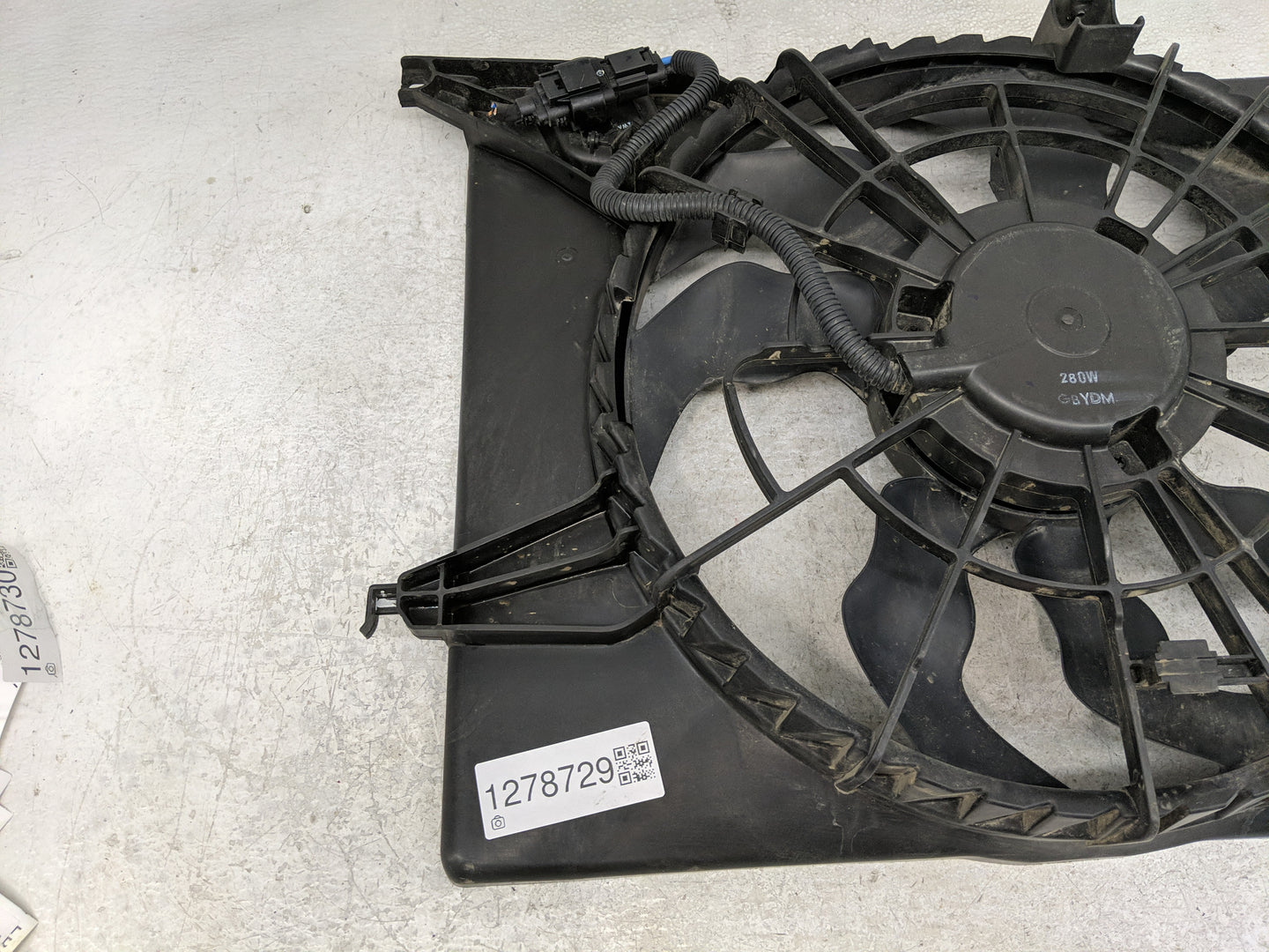 2011-2012 Hyundai Sonata Electric Radiator Cooling Fan Motor Assembly P/N:25380-3Q170 Fits Fits 2011 2012 2013 OEM Used Auto