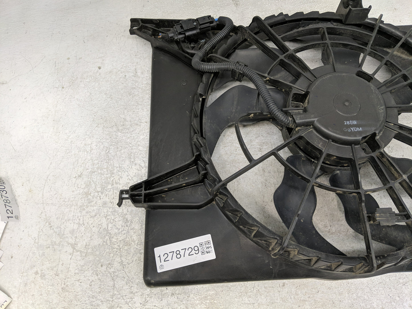 2011-2012 Hyundai Sonata Electric Radiator Cooling Fan Motor Assembly P/N:25380-3Q170 Fits Fits 2011 2012 2013 OEM Used Auto