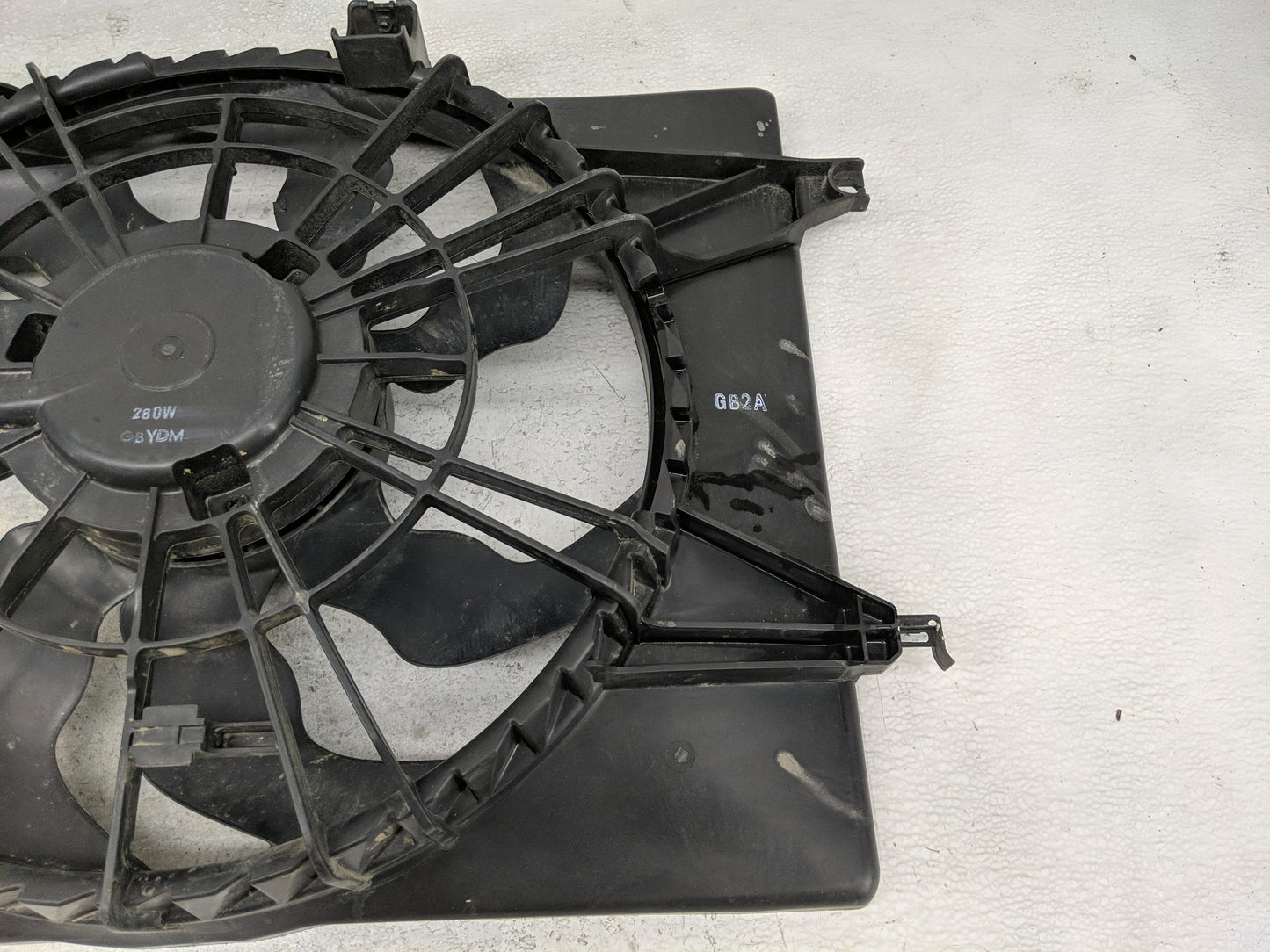 2011-2012 Hyundai Sonata Electric Radiator Cooling Fan Motor Assembly P/N:25380-3Q170 Fits Fits 2011 2012 2013 OEM Used Auto