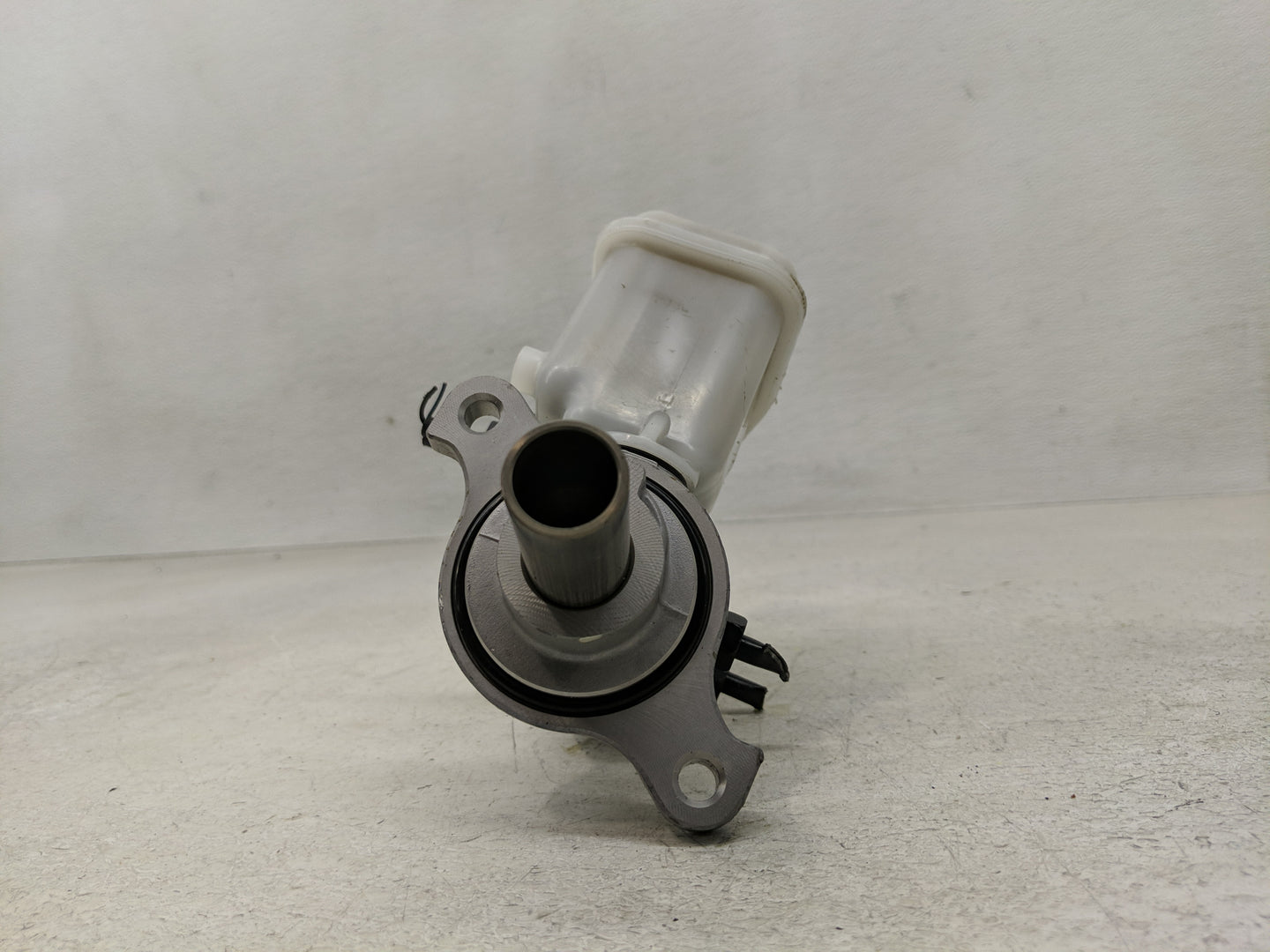 2011-2011 Hyundai Sonata Brake Master Cylinder - Oemusedautoparts1.com