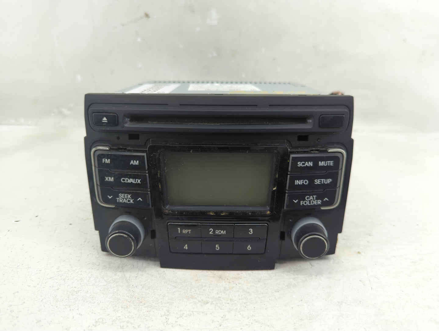 2011 Hyundai Sonata Radio AM FM Cd Player Receiver Replacement P/N:96180-3Q000 96190-3Q000 Fits OEM Used Auto Parts - Oemuse