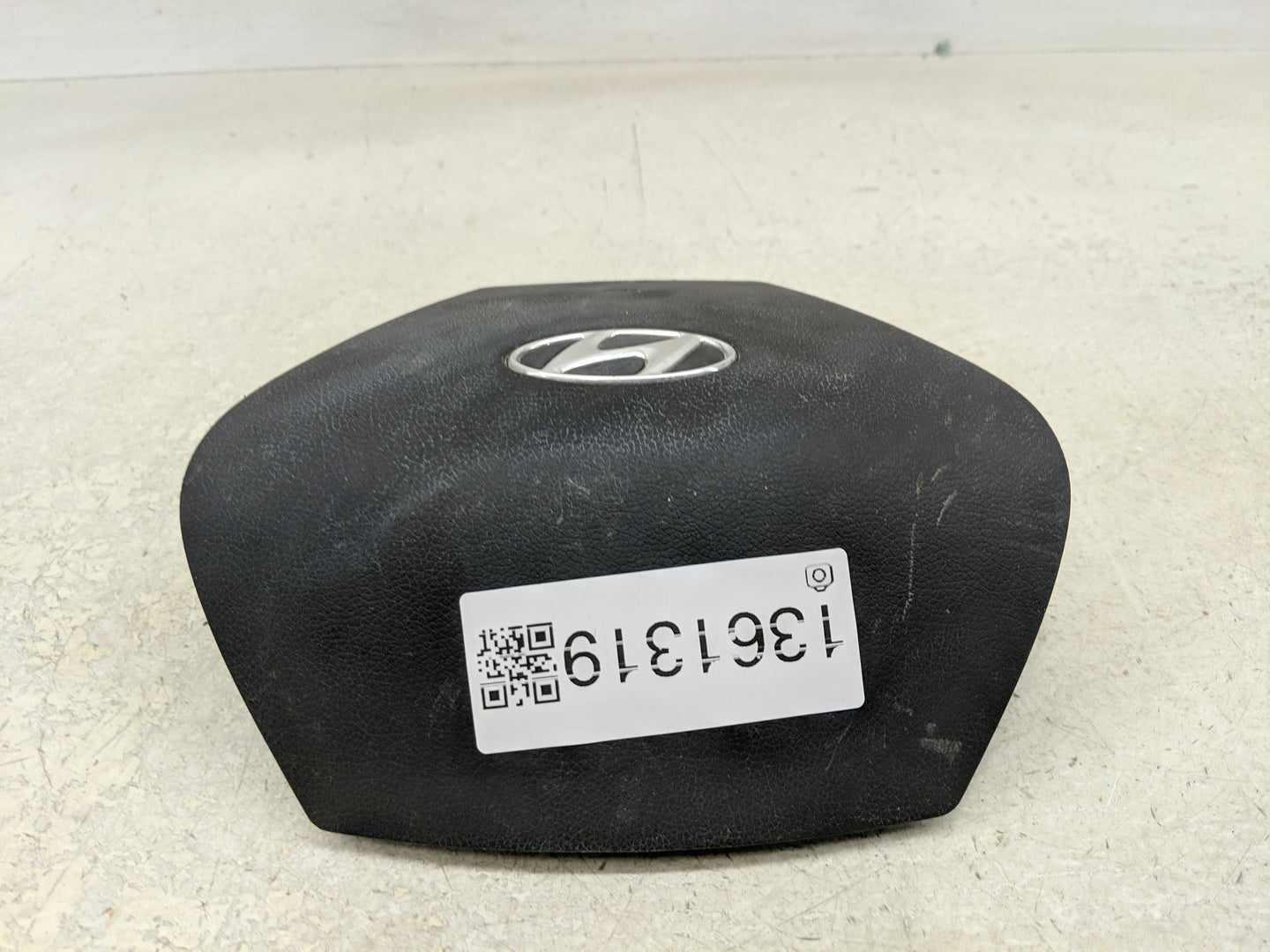 2011-2014 Hyundai Sonata Air Bag Driver Left Steering Wheel Mounted Fits Fits 2011 2012 2013 2014 OEM Used Auto Parts - Oemu