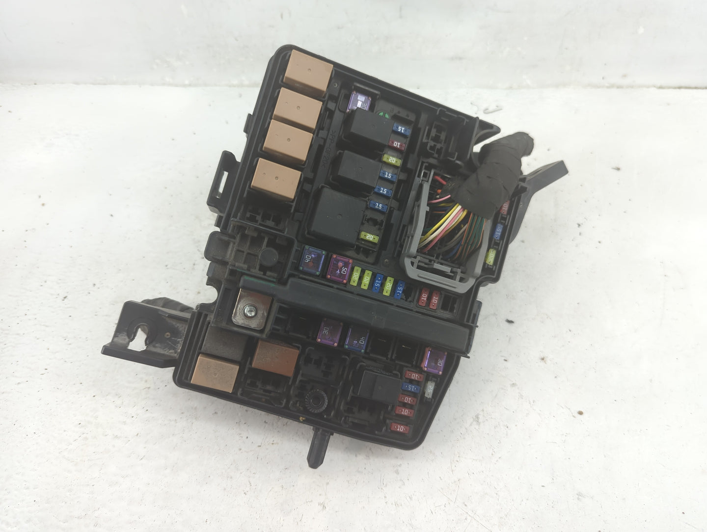 2011-2014 Hyundai Sonata Fusebox Fuse Box Panel Relay Module P/N:91950-3S711 Fits Fits 2011 2012 2013 2014 OEM Used Auto Par