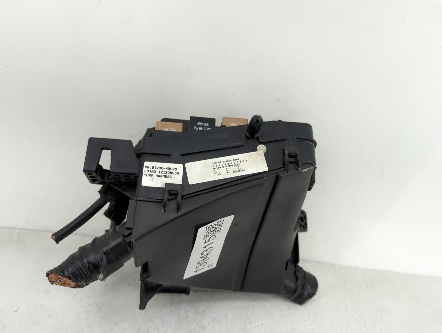 2011-2014 Hyundai Sonata Fusebox Fuse Box Panel Relay Module P/N:210157249 Fits Fits 2011 2012 2013 2014 OEM Used Auto Parts