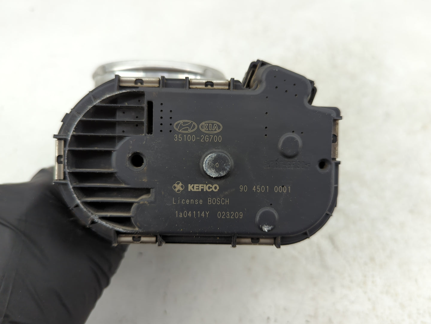 2011-2014 Hyundai Sonata Throttle Body P/N:90 4501 0001 35100-2G700 Fits Fits 2011 2012 2013 2014 2015 2016 OEM Used Auto Pa