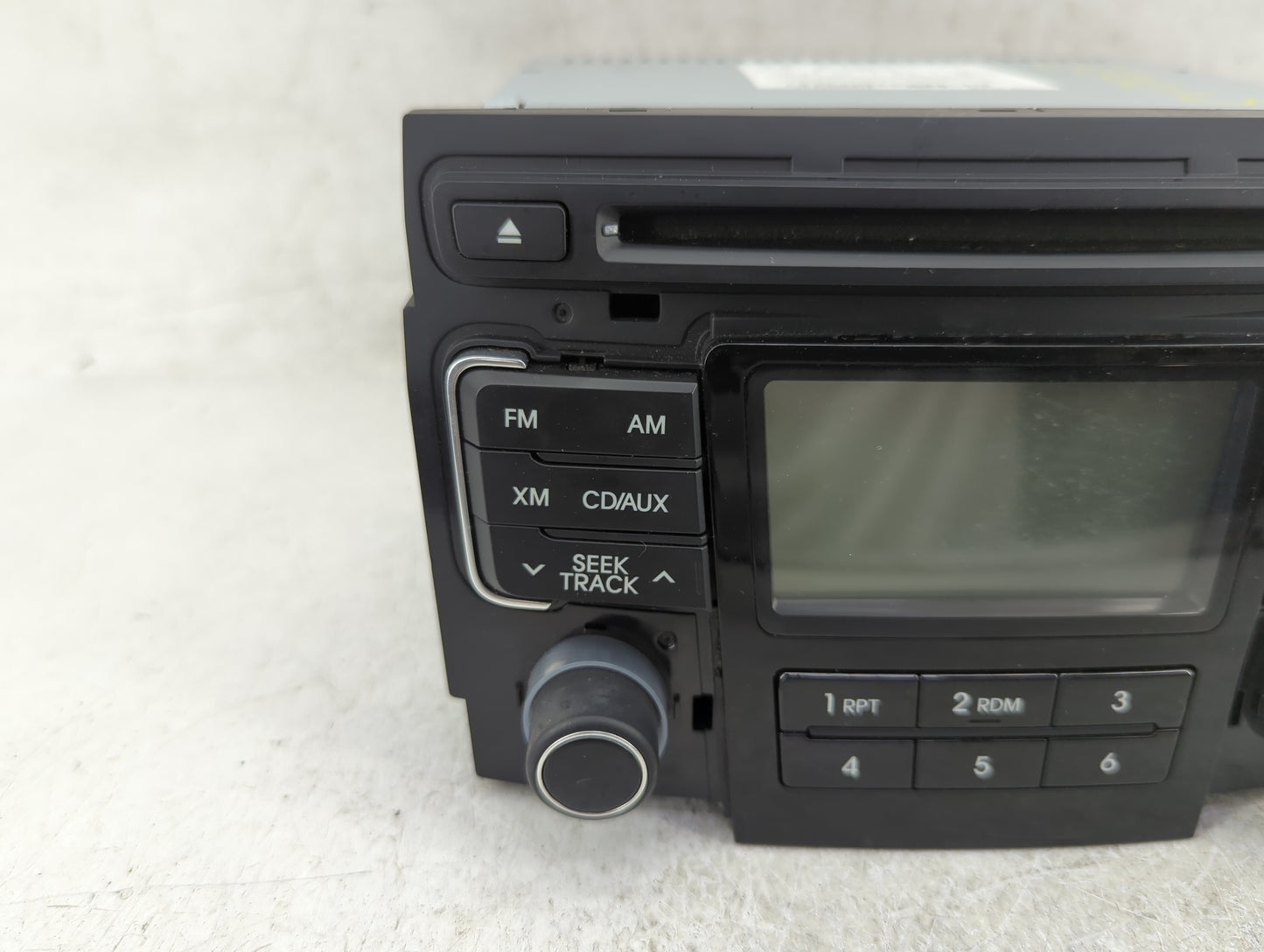 2011 Hyundai Sonata Radio AM FM Cd Player Receiver Replacement P/N:96180-3Q0014X Fits Fits 2009 2010 OEM Used Auto Parts - O