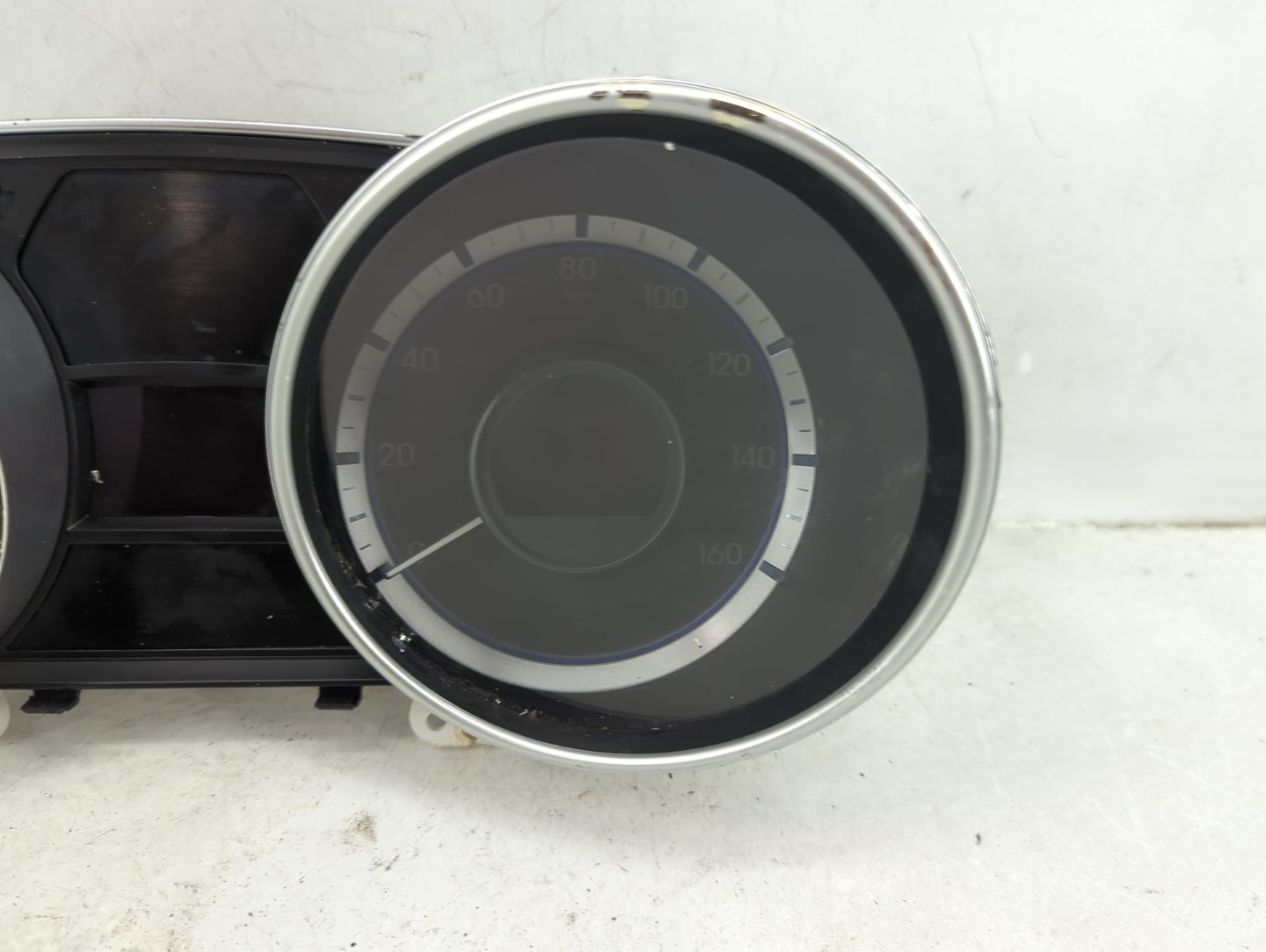 2011-2013 Hyundai Sonata Instrument Cluster Speedometer Gauges P/N:94001-3Q001 Fits Fits 2011 2012 2013 OEM Used Auto Parts 