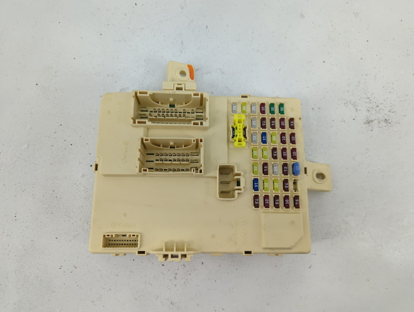 2011-2014 Hyundai Sonata Fusebox Fuse Box Panel Relay Module P/N:91950-3S051 Fits Fits 2011 2012 2013 2014 OEM Used Auto Par