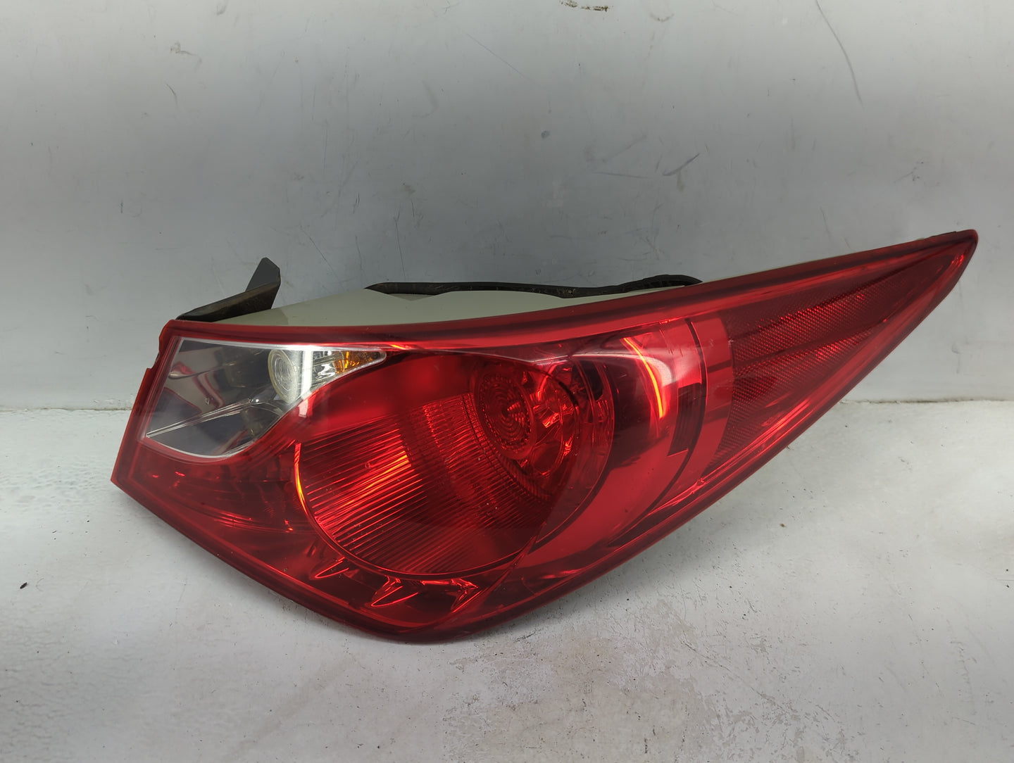 2011-2014 Hyundai Sonata Tail Light Assembly Passenger Right OEM P/N:92402-3Q Fits Fits 2011 2012 2013 2014 OEM Used Auto Pa