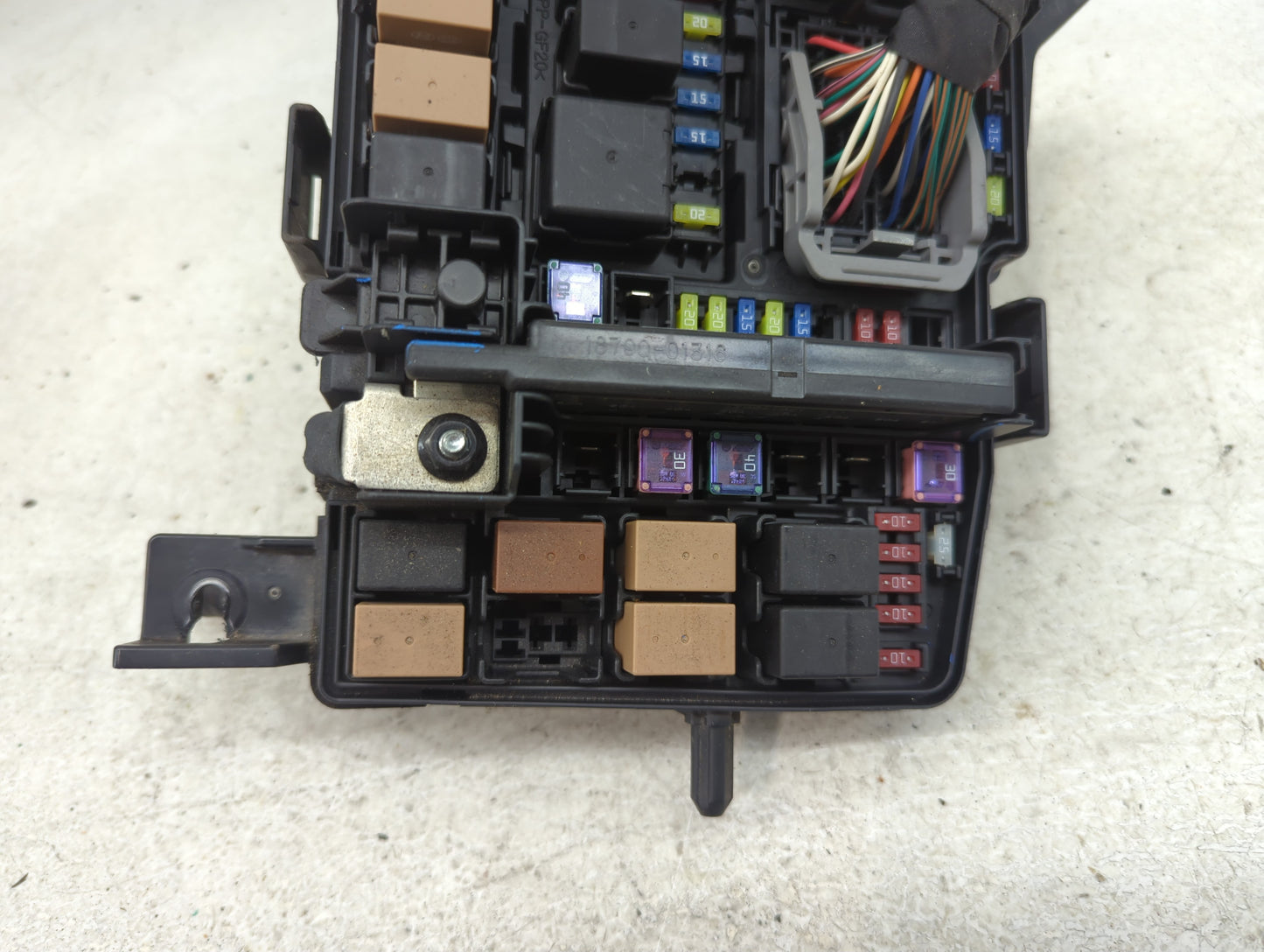 2011-2014 Hyundai Sonata Fusebox Fuse Box Panel Relay Module P/N:91950-3S710 91950-3S712 Fits Fits 2011 2012 2013 2014 OEM U