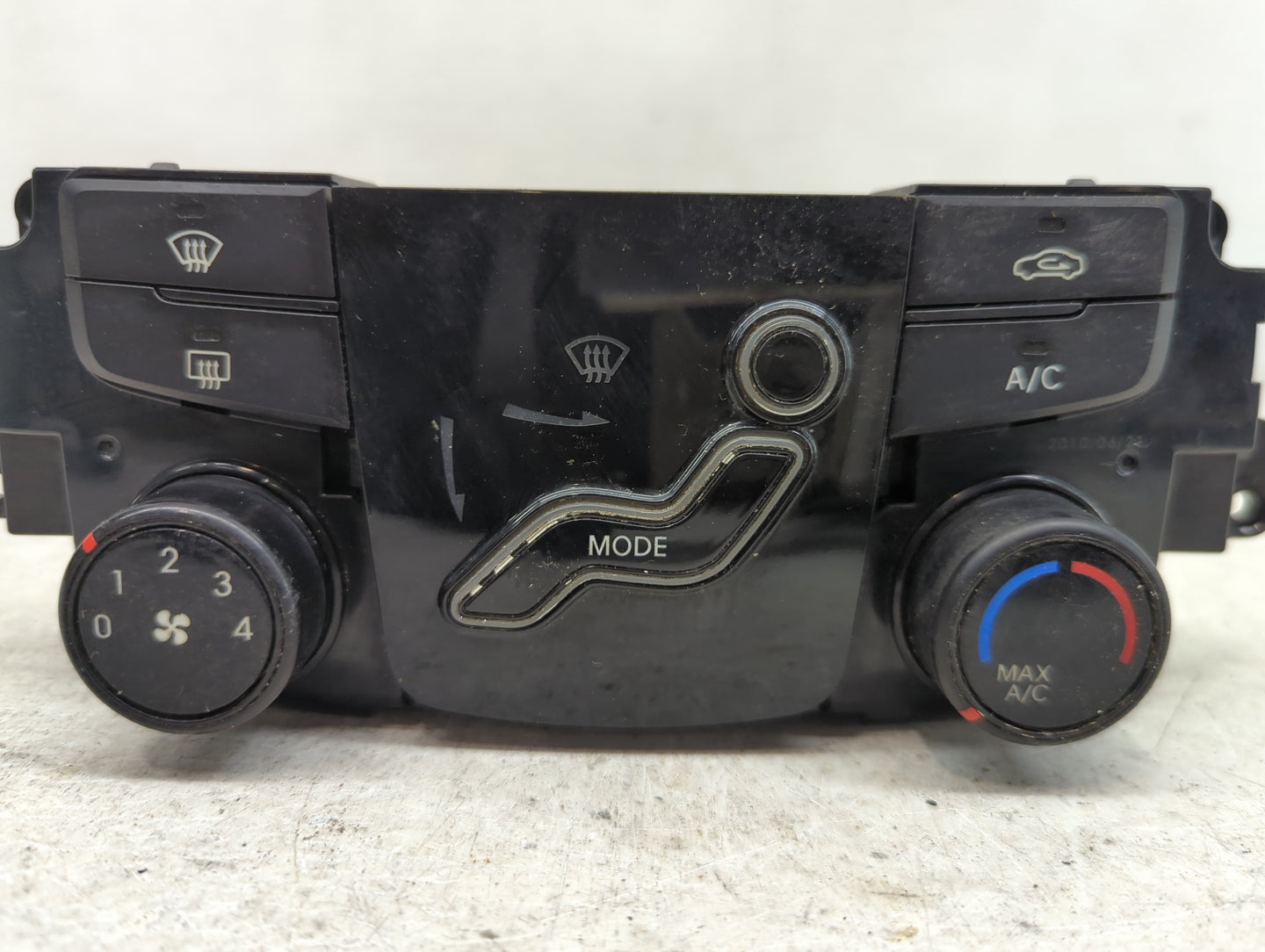2011 Hyundai Sonata Climate Control Module Temperature AC/Heater Replacement P/N:97250-3Q000 Fits OEM Used Auto Parts - Oemu