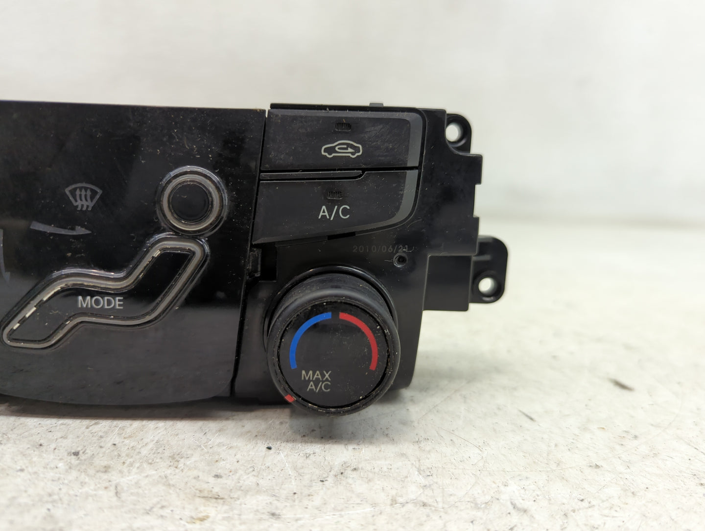 2011 Hyundai Sonata Climate Control Module Temperature AC/Heater Replacement P/N:97250-3Q000 Fits OEM Used Auto Parts - Oemu