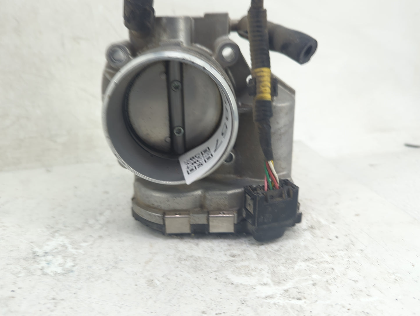 2011-2015 Hyundai Sonata Throttle Body P/N:35100-2G800 9045010020, 2a14325Y Fits Fits 2011 2012 2013 2014 2015 2016 OEM Used