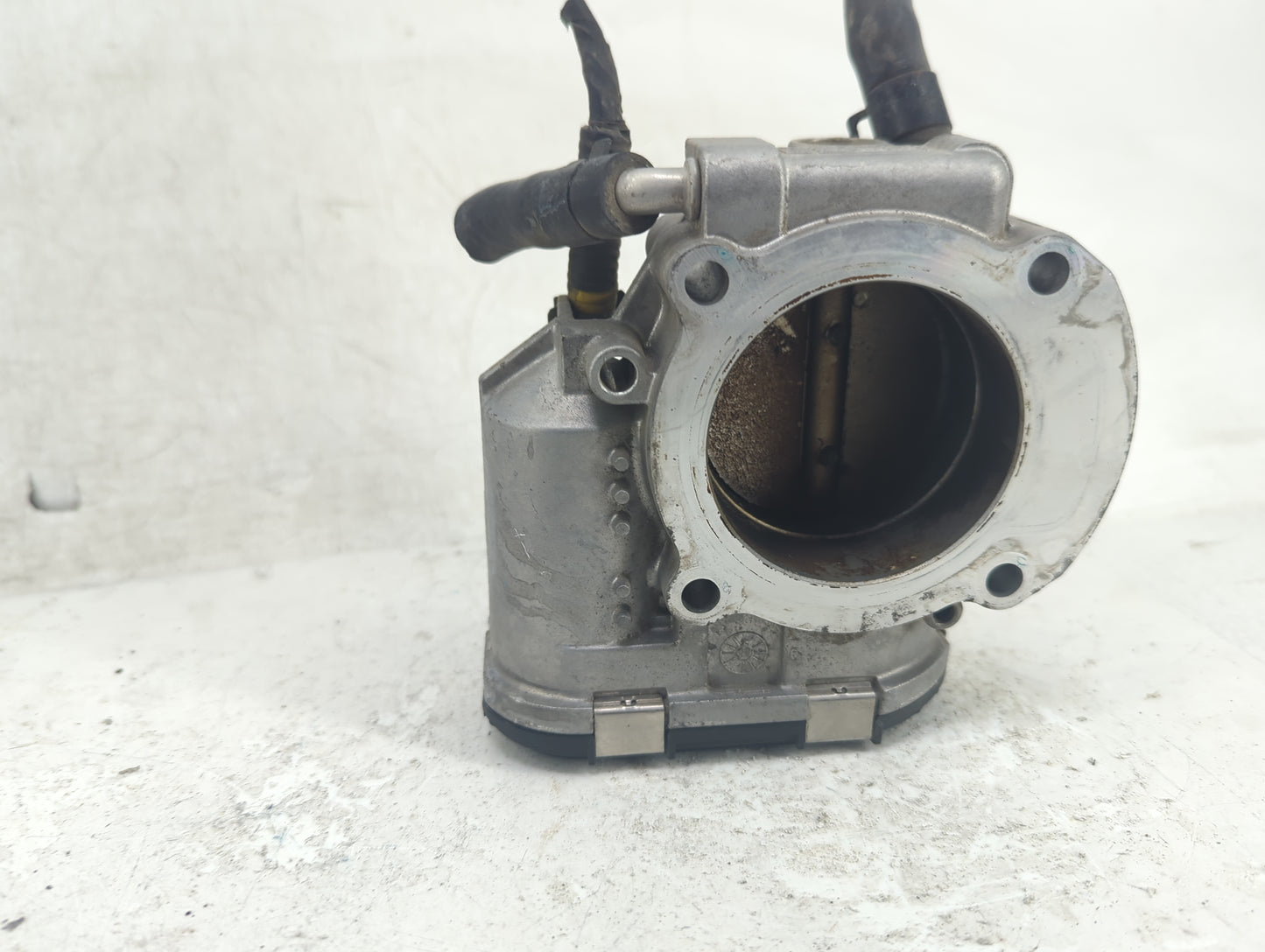 2011-2015 Hyundai Sonata Throttle Body P/N:35100-2G800 9045010020, 2a14325Y Fits Fits 2011 2012 2013 2014 2015 2016 OEM Used