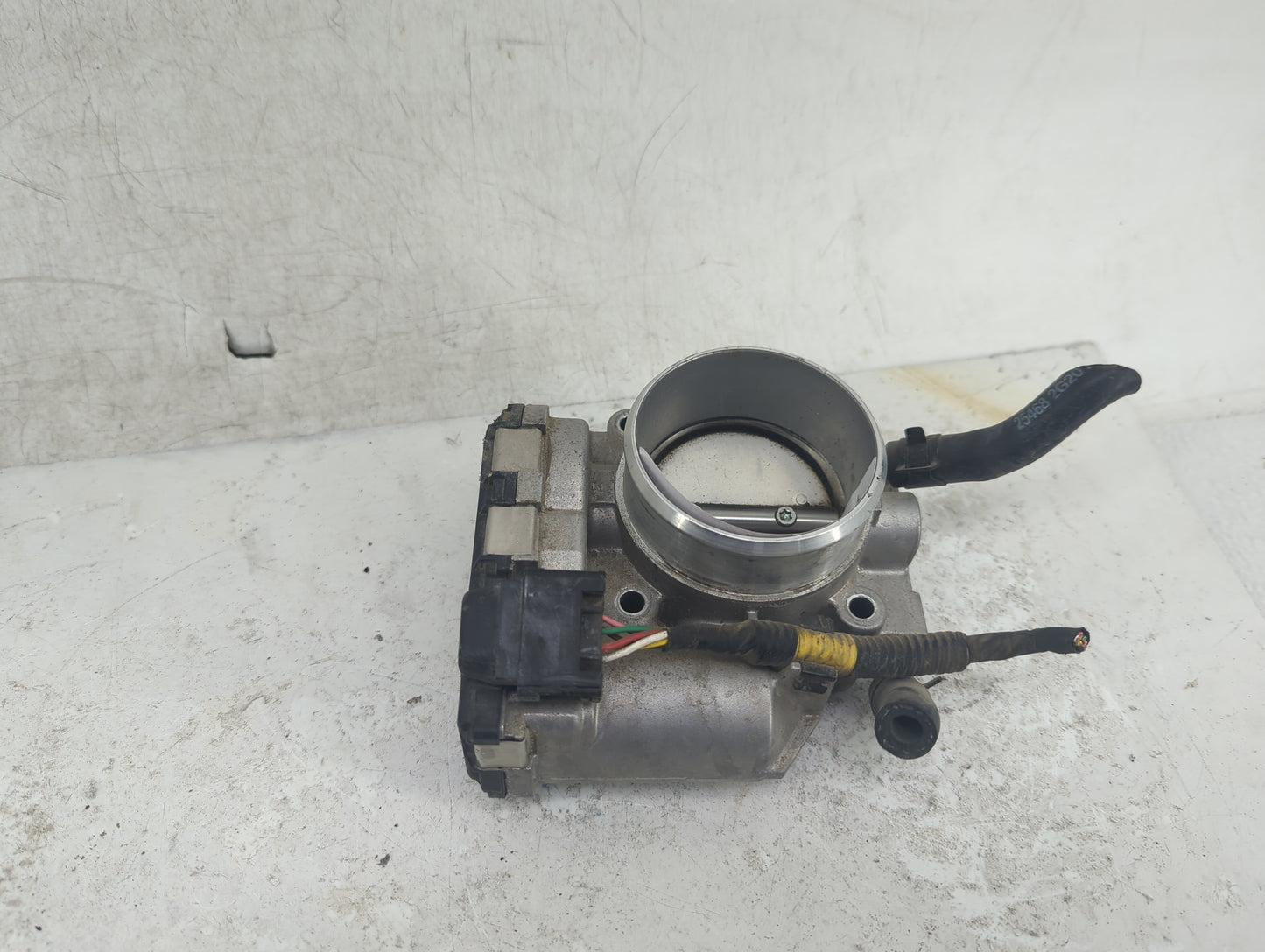 2011-2015 Hyundai Sonata Throttle Body P/N:35100-2G800 9045010020, 2a14325Y Fits Fits 2011 2012 2013 2014 2015 2016 OEM Used