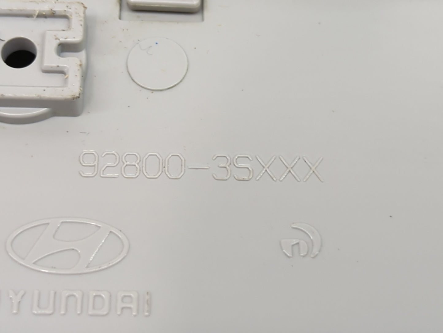 2011 Hyundai Sonata Overhead Roof Console - Oemusedautoparts1.com