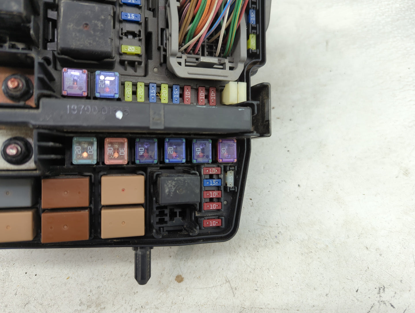 2011-2012 Hyundai Sonata Fusebox Fuse Box Panel Relay Module Fits Fits 2011 2012 OEM Used Auto Parts - Oemusedautoparts1.com