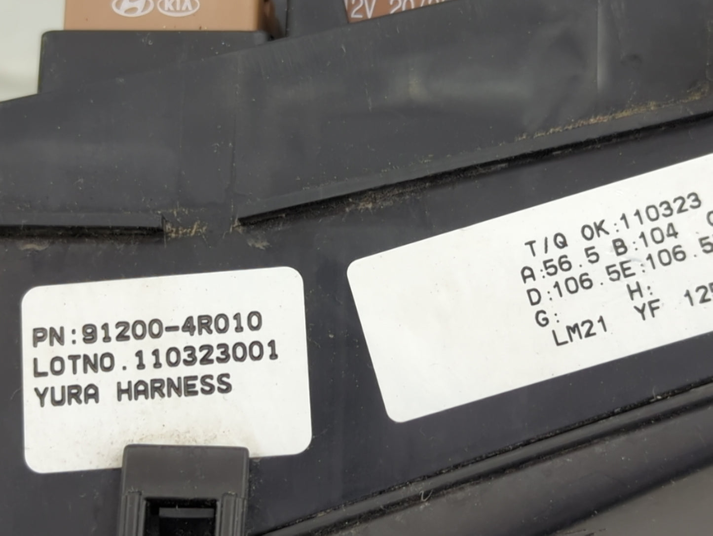 2011-2012 Hyundai Sonata Fusebox Fuse Box Panel Relay Module Fits Fits 2011 2012 OEM Used Auto Parts - Oemusedautoparts1.com