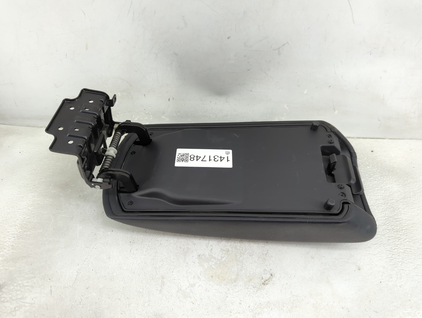 2011 Hyundai Sonata Center Console Armrest Cover Lid Fits OEM Used Auto Parts - Oemusedautoparts1.com